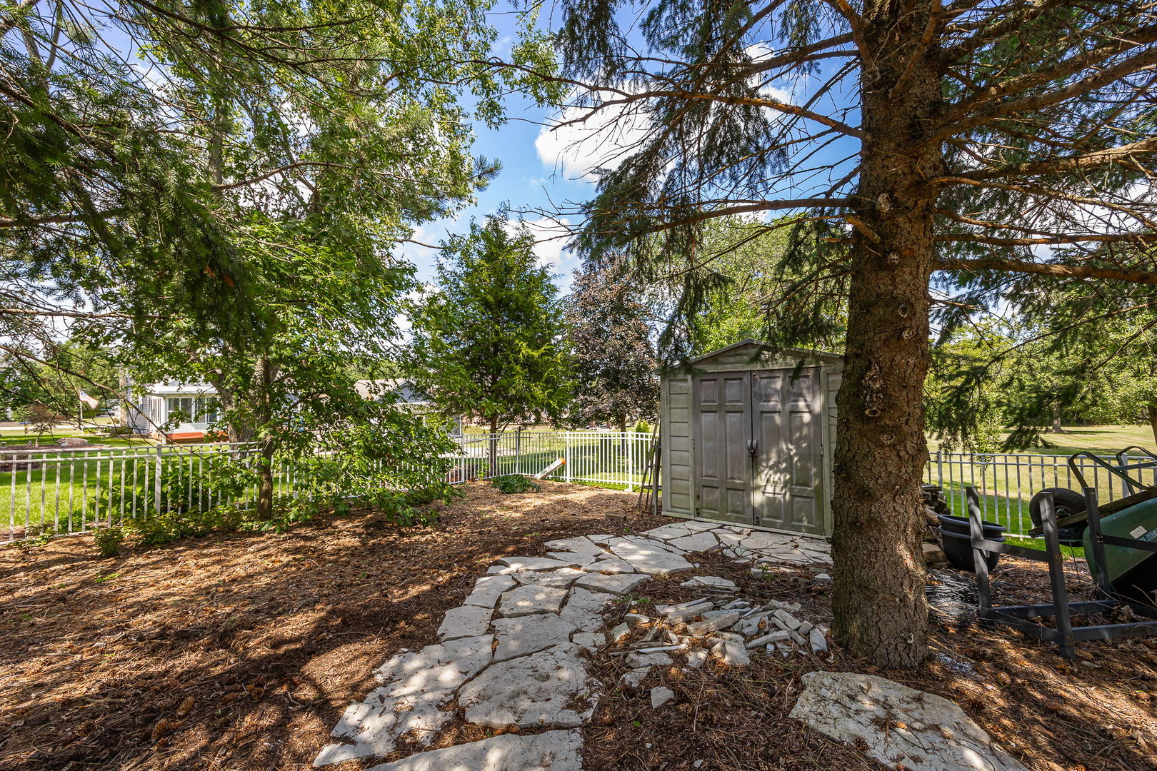 12110 Pine Avenue Property Photo 16