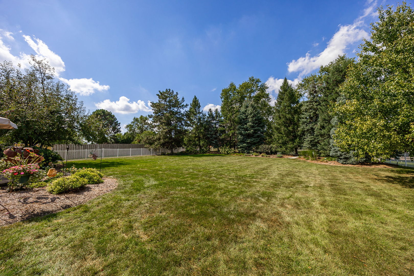 12110 Pine Avenue Property Photo 18