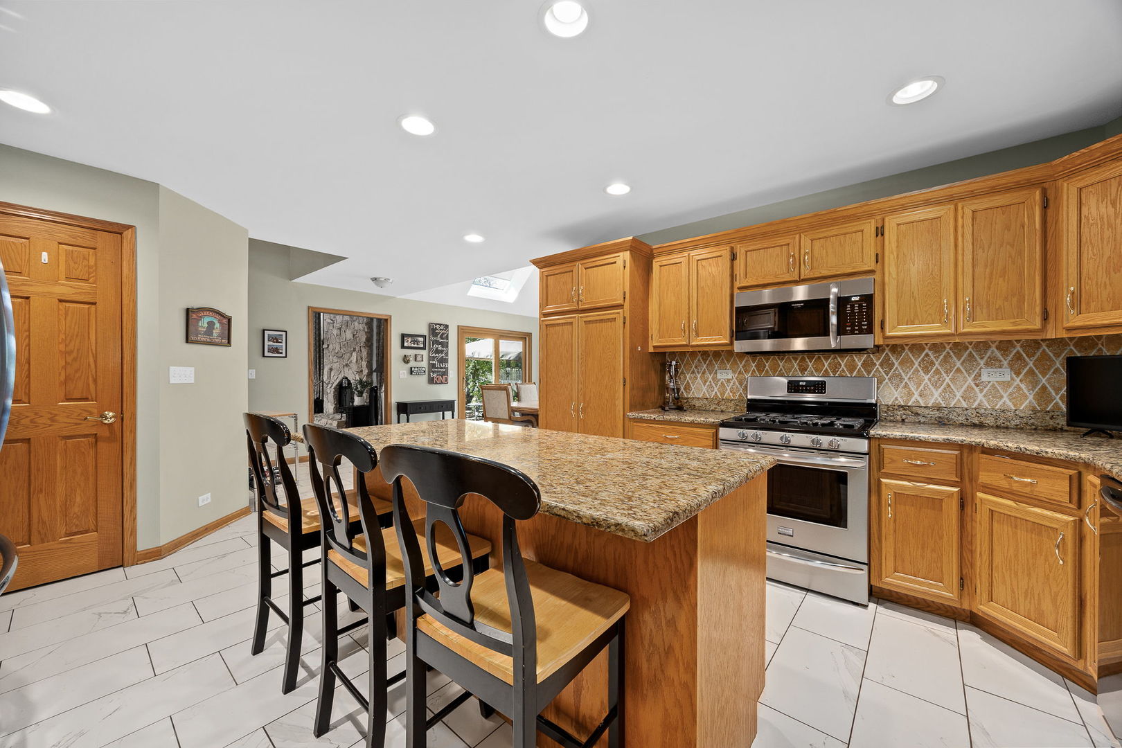 12110 Pine Avenue Property Photo 26