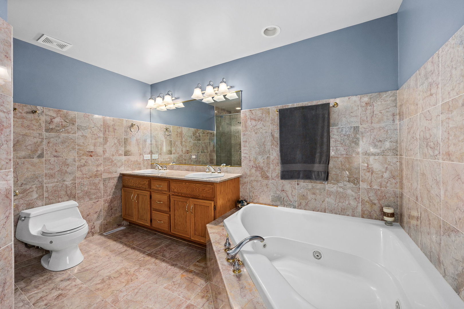 12110 Pine Avenue Property Photo 31