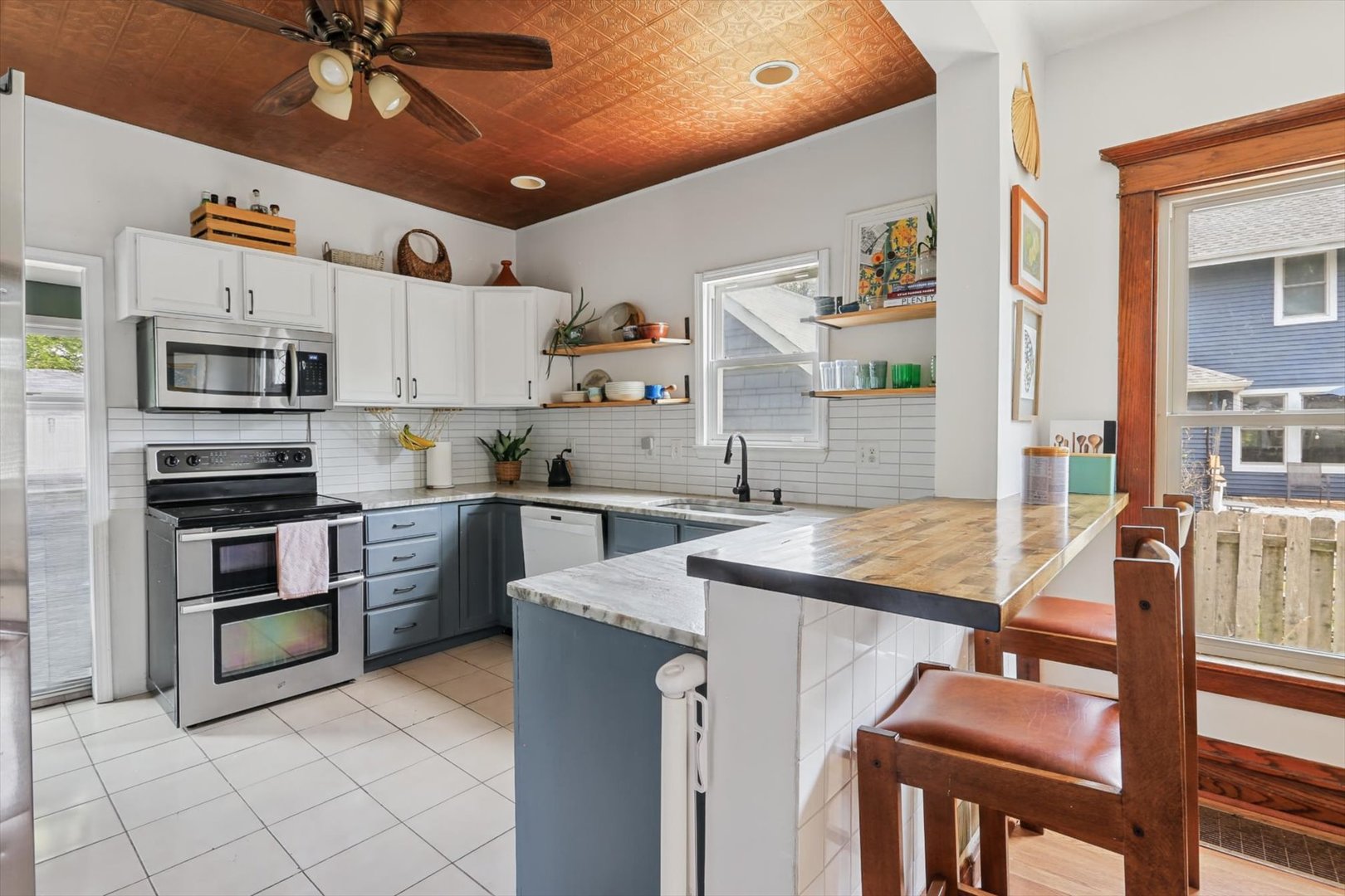 1104 W Washington Street Property Photo 4