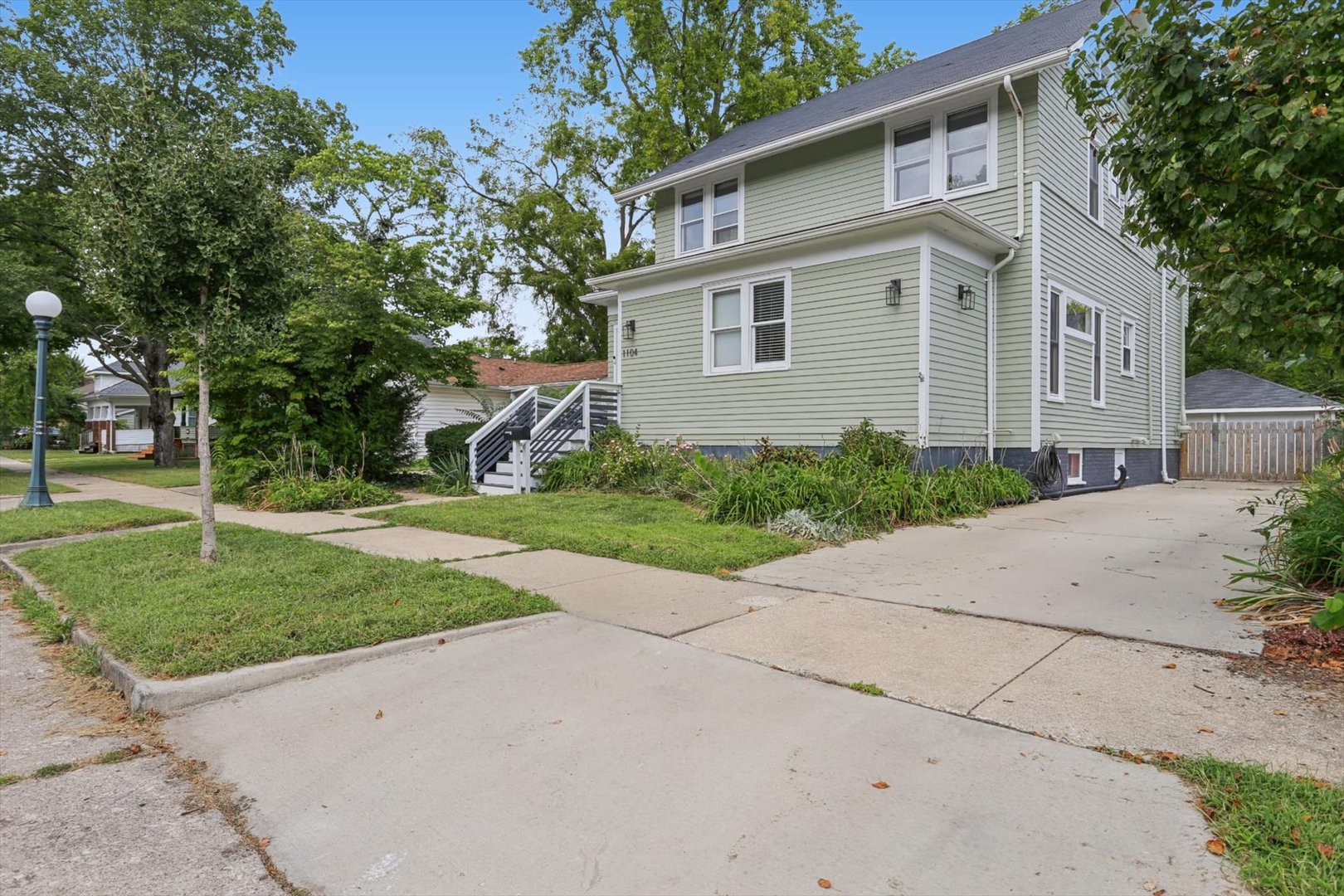 1104 W Washington Street Property Photo 11