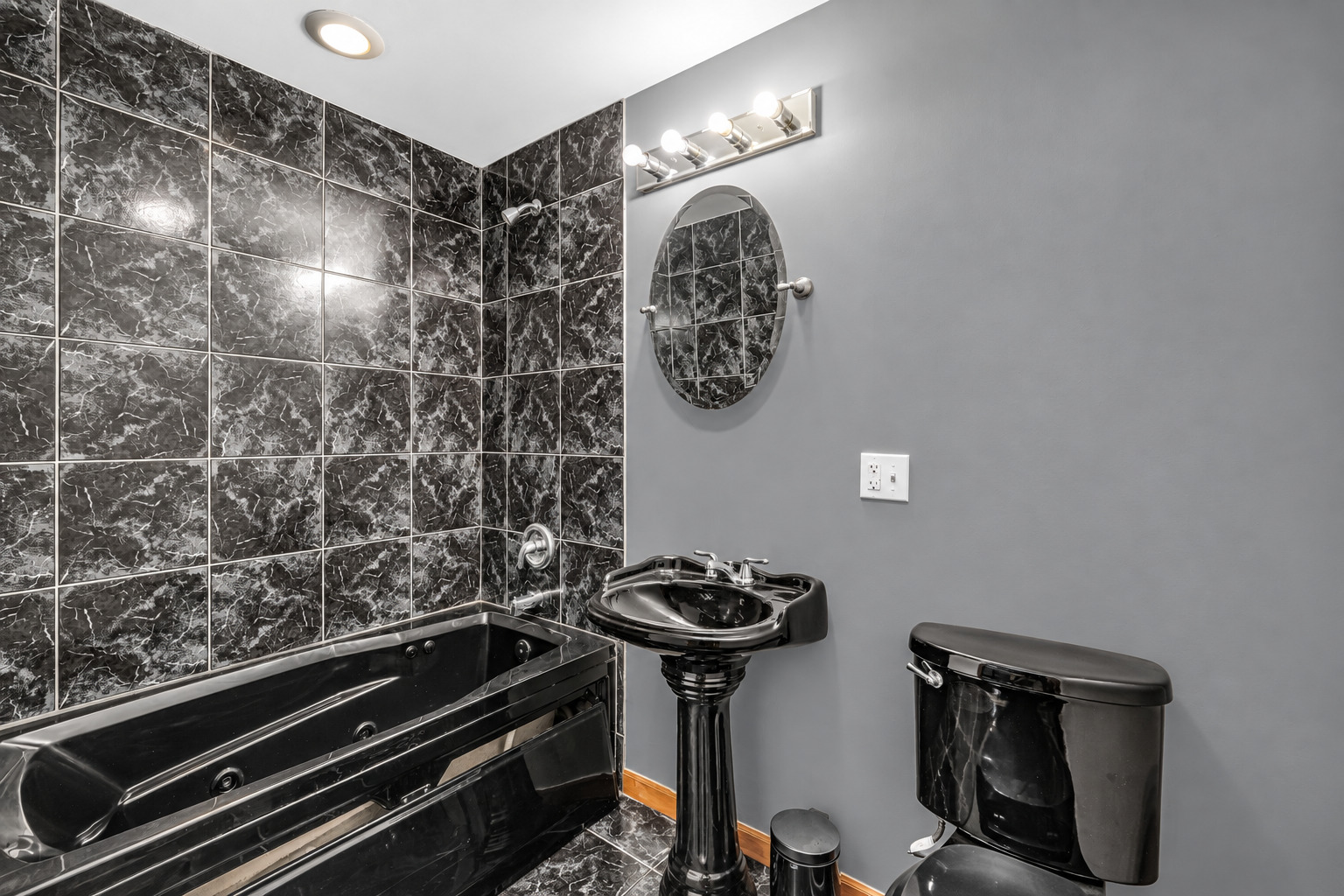 12758635 Property Photo 16