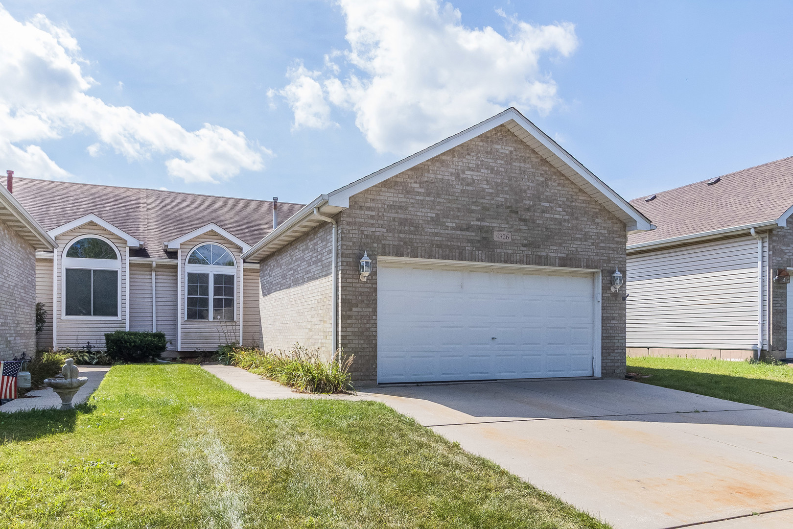 4326 River Glen Drive Property Photo 1