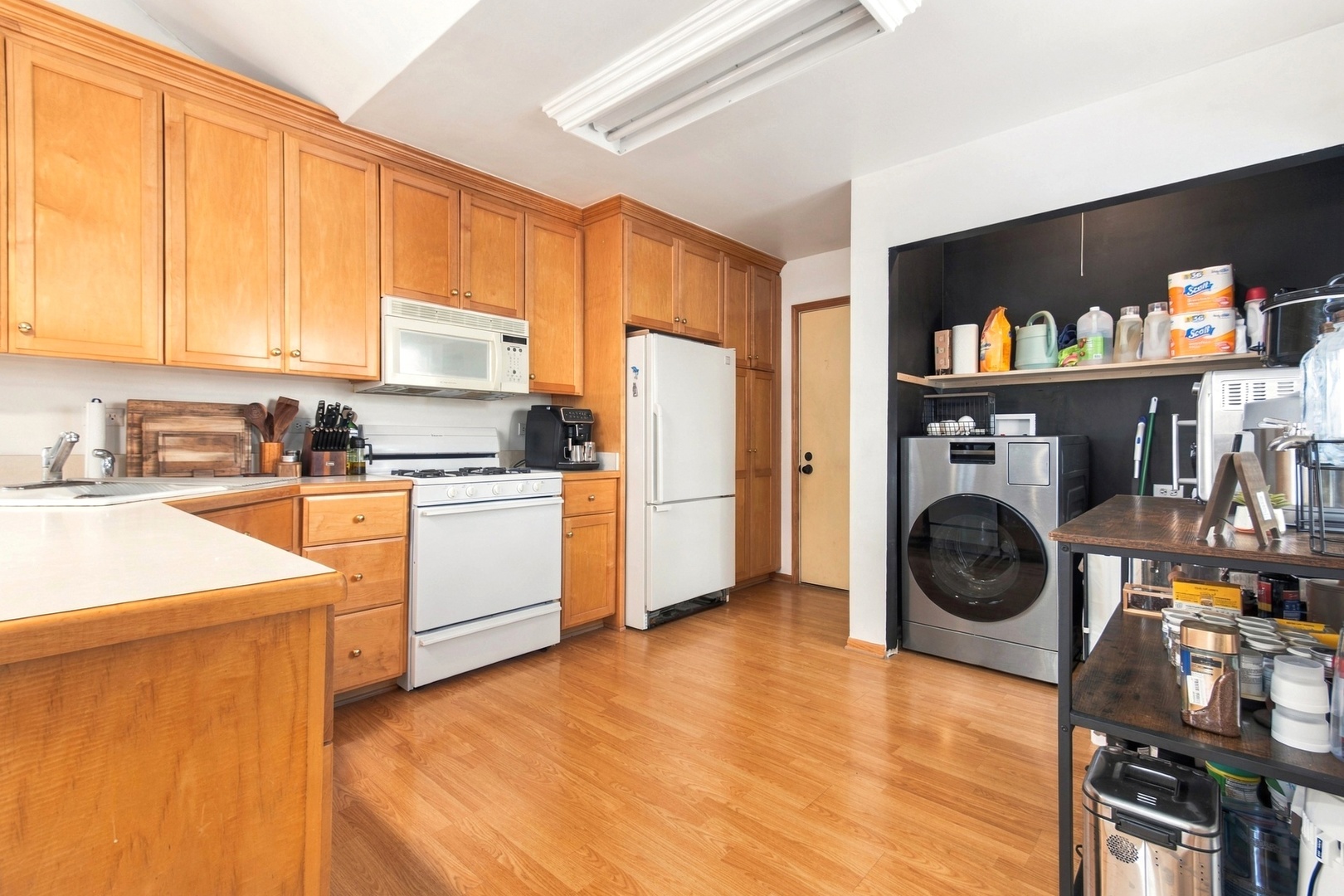 4326 River Glen Drive Property Photo 6