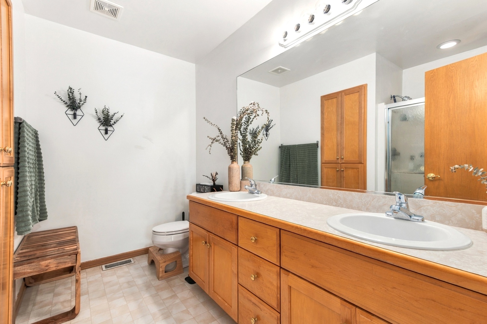 4326 River Glen Drive Property Photo 10