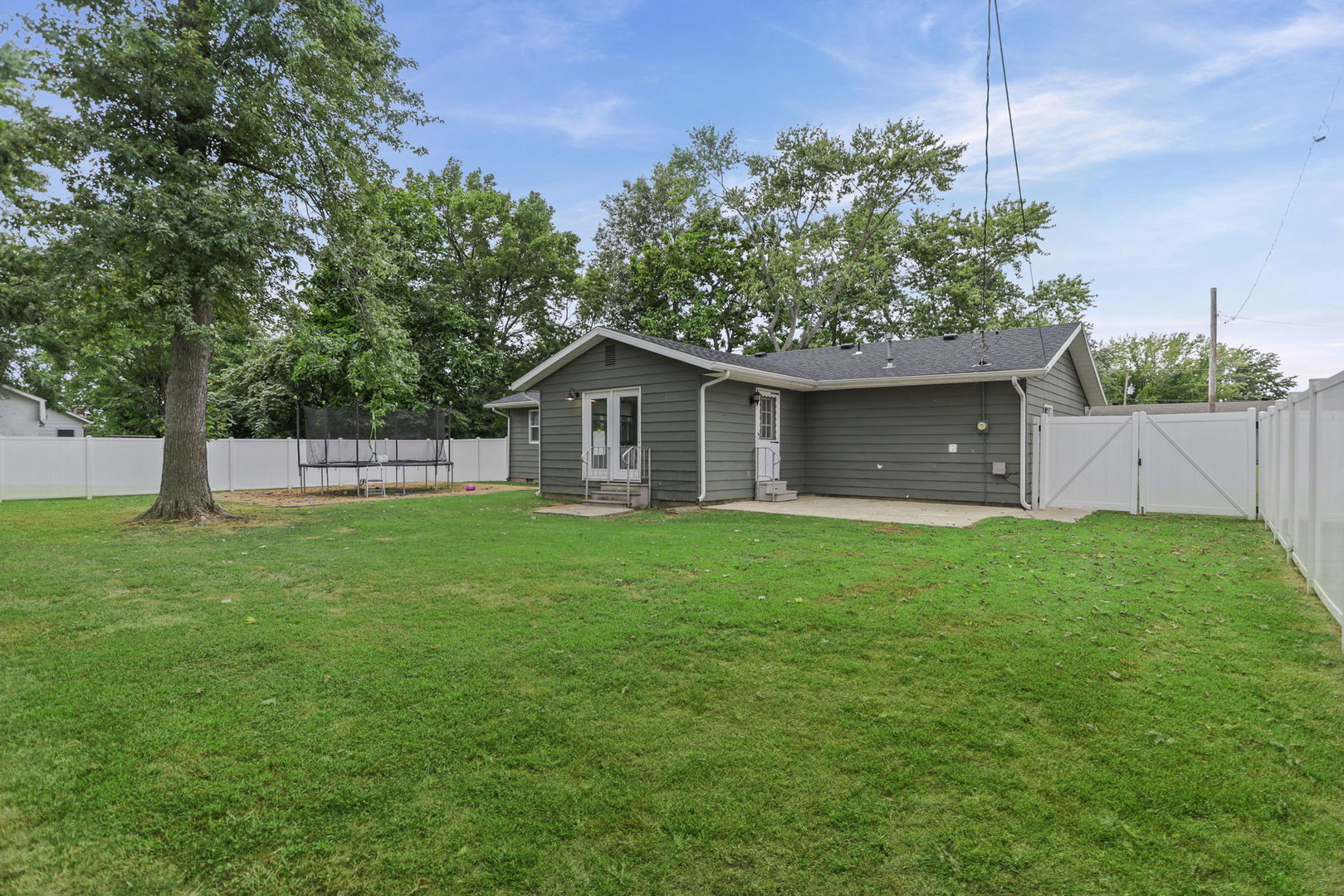 742 N Reel Avenue Property Photo 6
