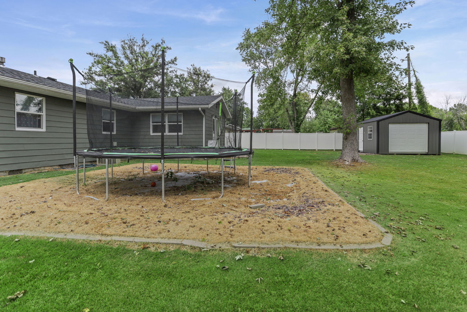 742 N Reel Avenue Property Photo 9