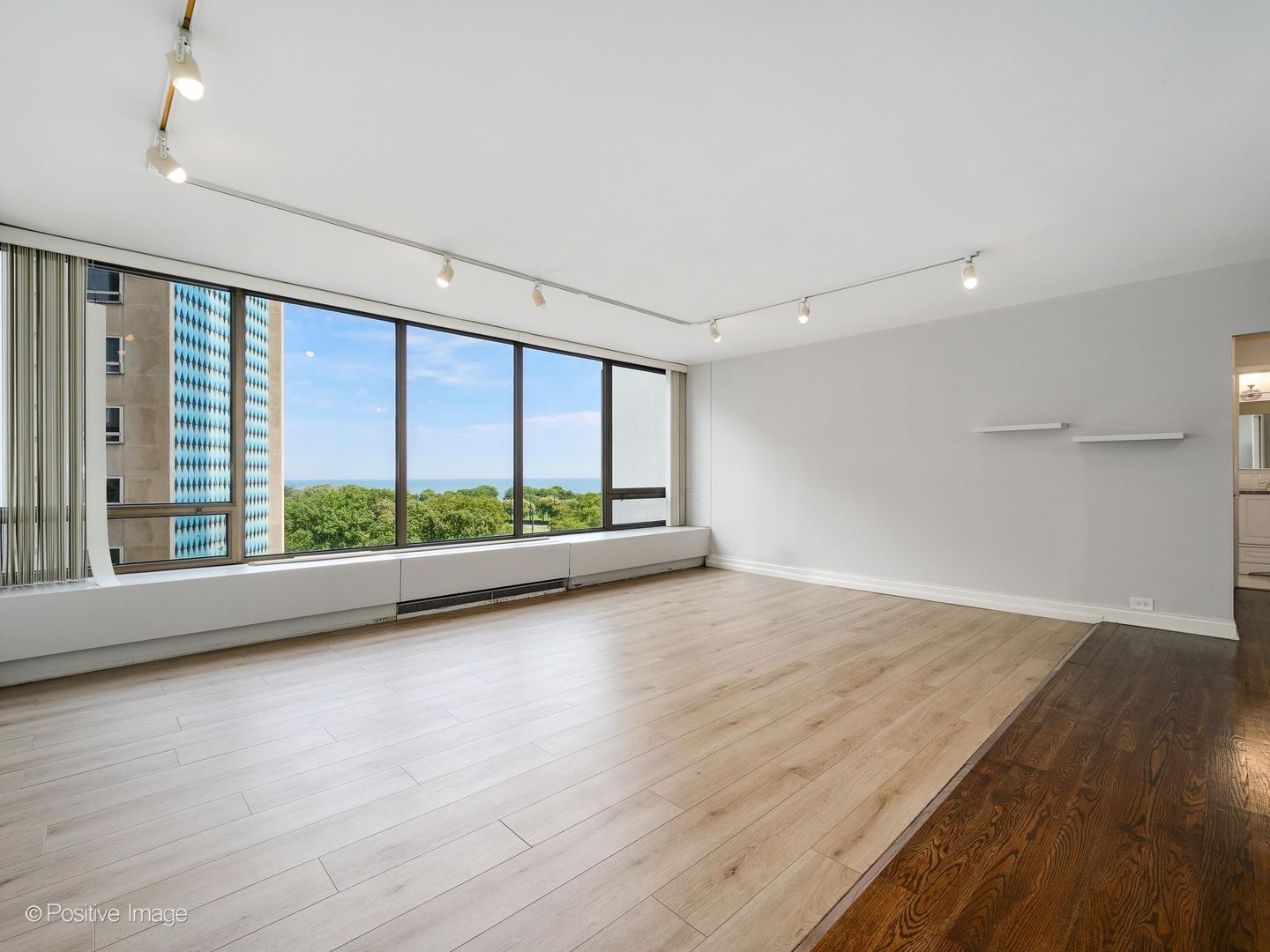 2800 N Lake Shore Drive 1003 Property Photo 9