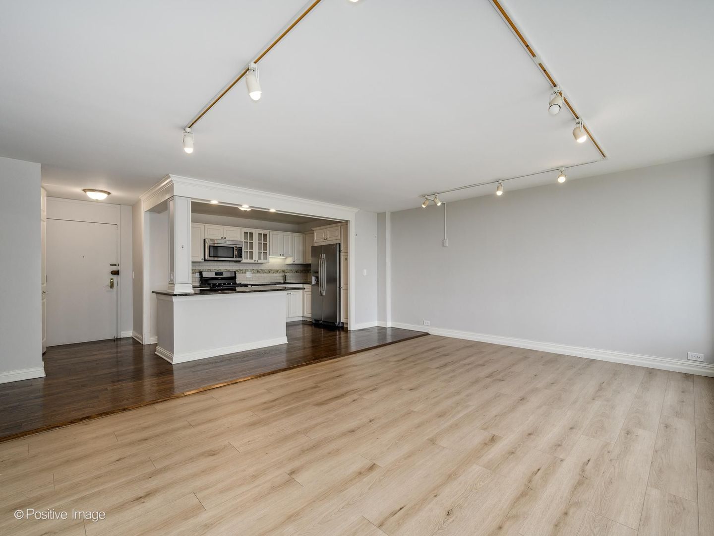 2800 N Lake Shore Drive 1003 Property Photo 12
