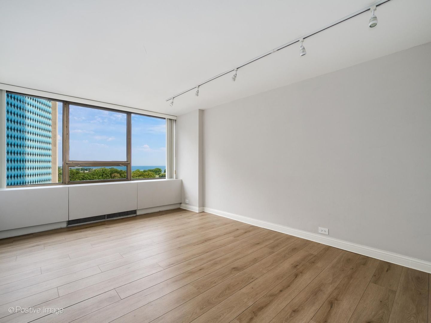 2800 N Lake Shore Drive 1003 Property Photo 15
