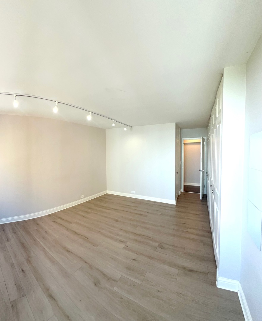 2800 N Lake Shore Drive 1003 Property Photo 17