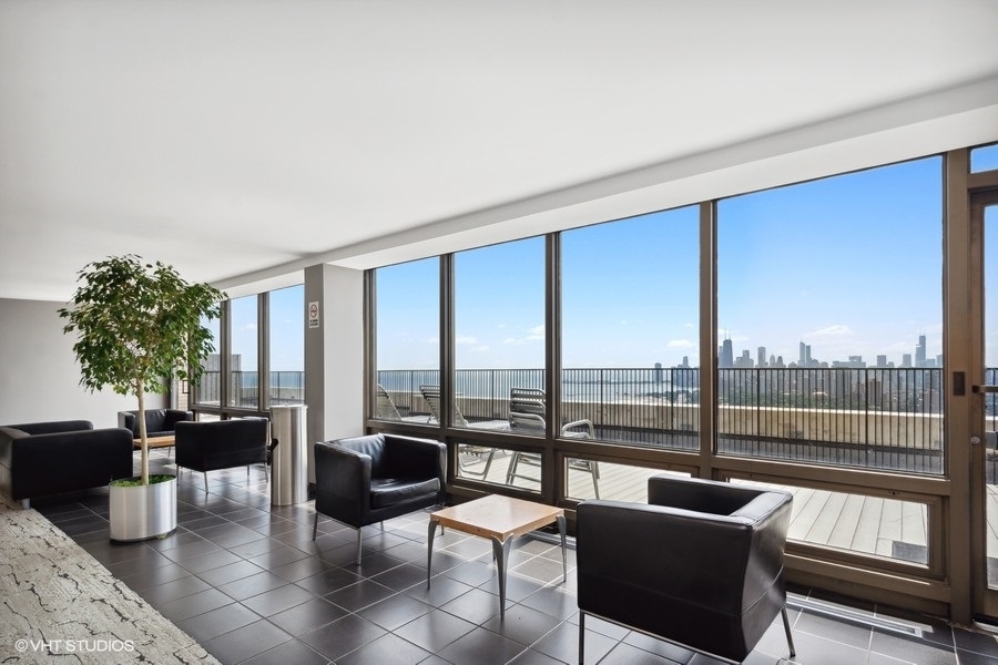 2800 N Lake Shore Drive 1003 Property Photo 28