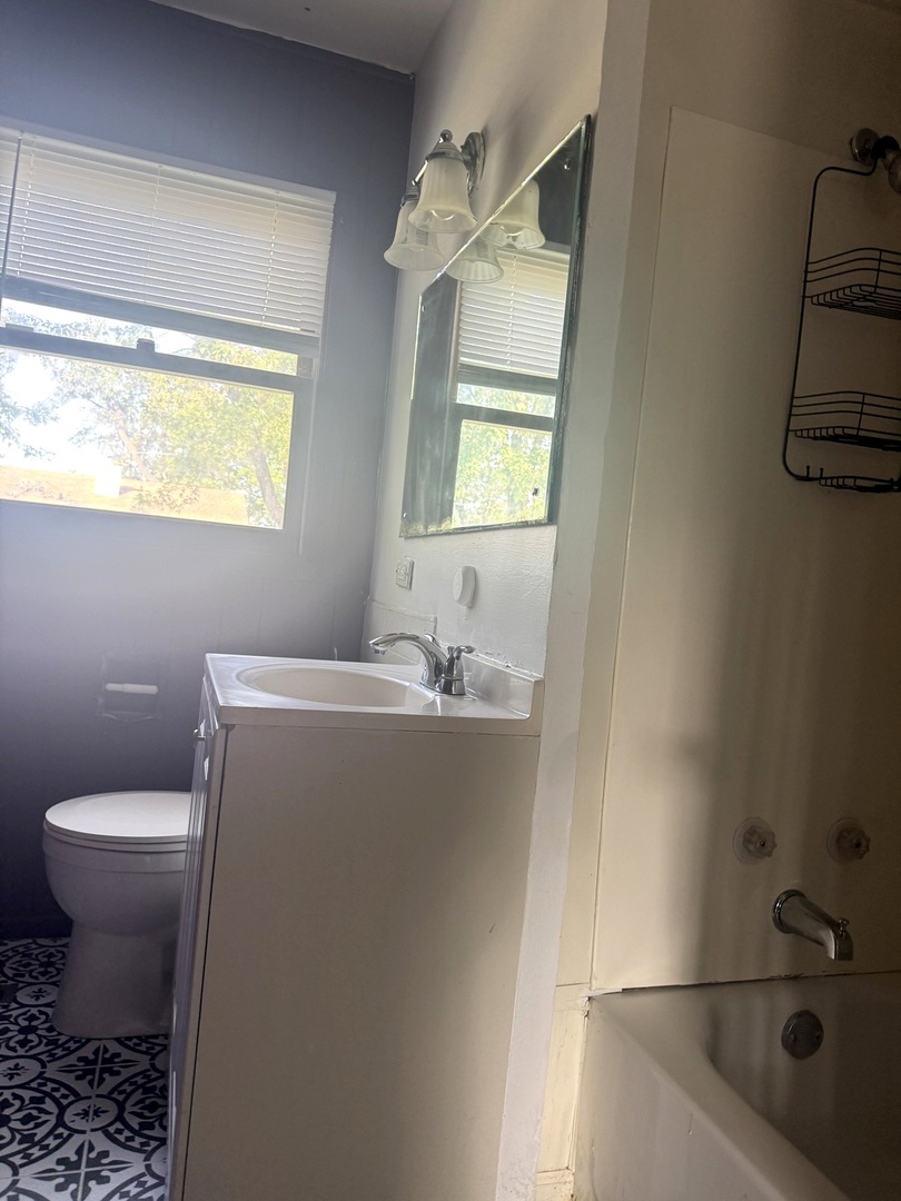 16775 Artesian Avenue Property Photo 8