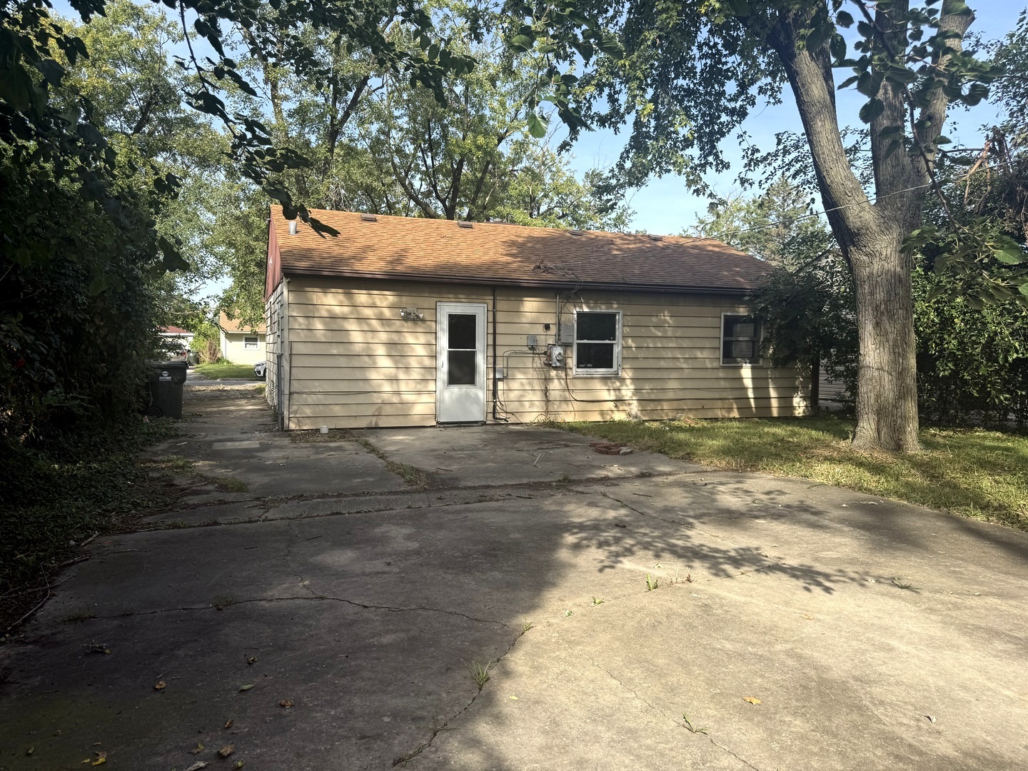16775 Artesian Avenue Property Photo 10