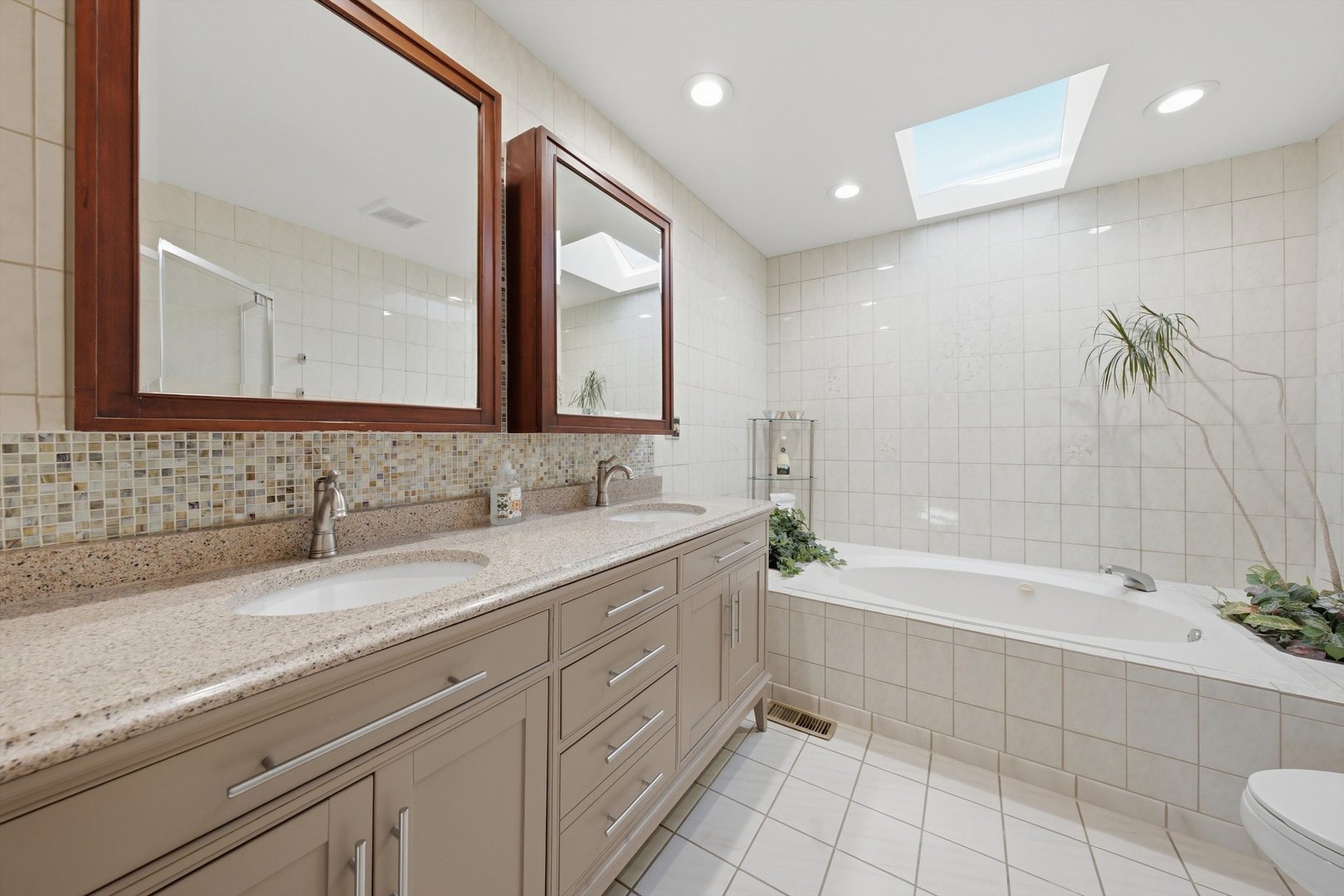 8524 Golfview Drive Property Photo 21