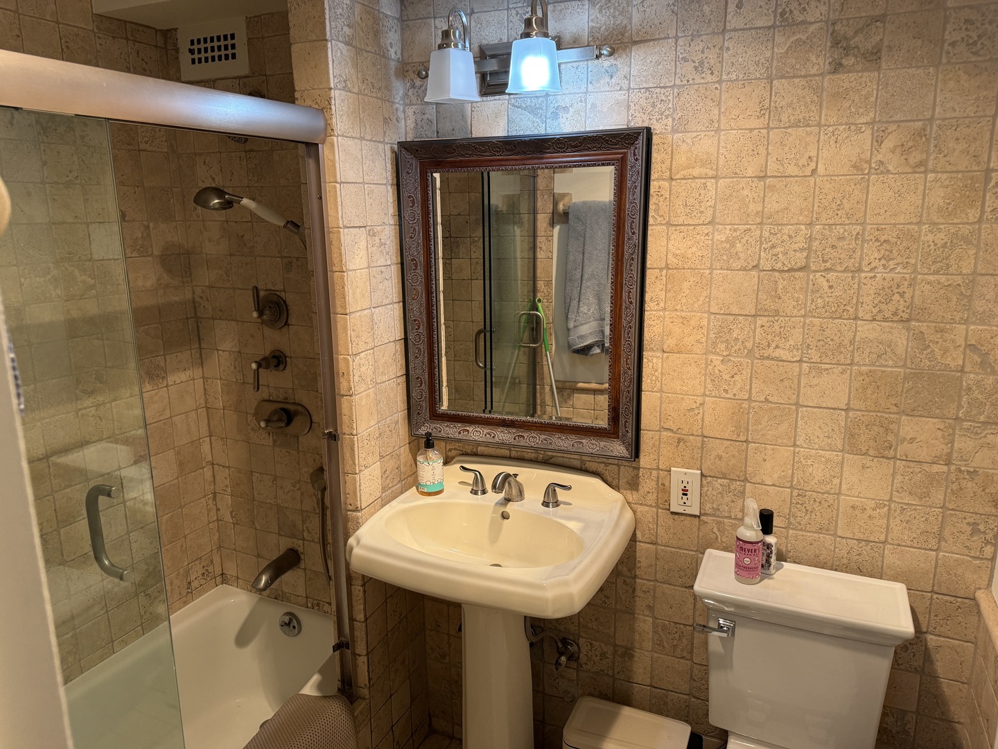 1700 E 56th Street 310 Property Photo 9