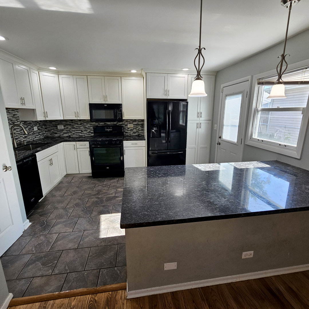 618 W Comstock Avenue Property Photo 14