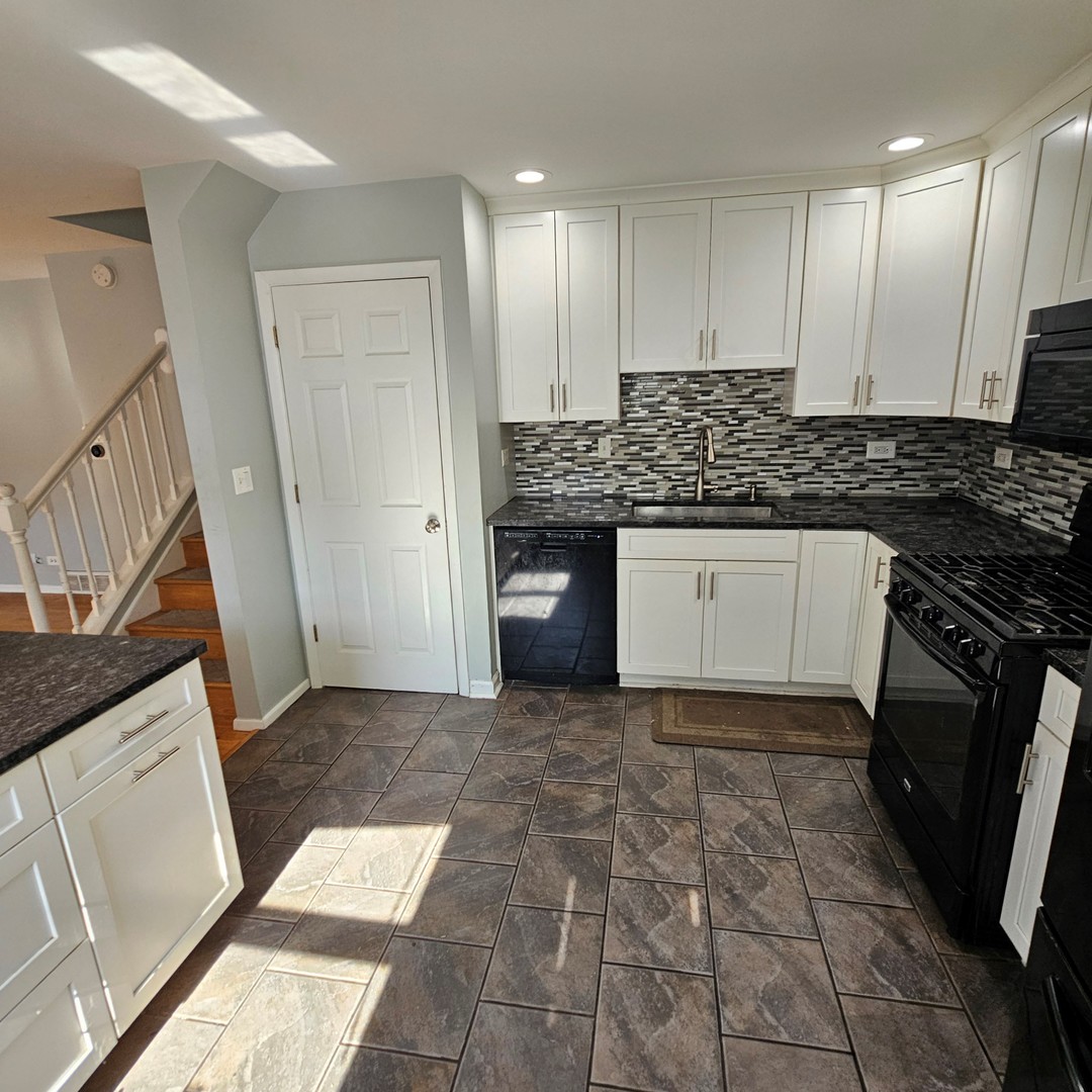618 W Comstock Avenue Property Photo 15