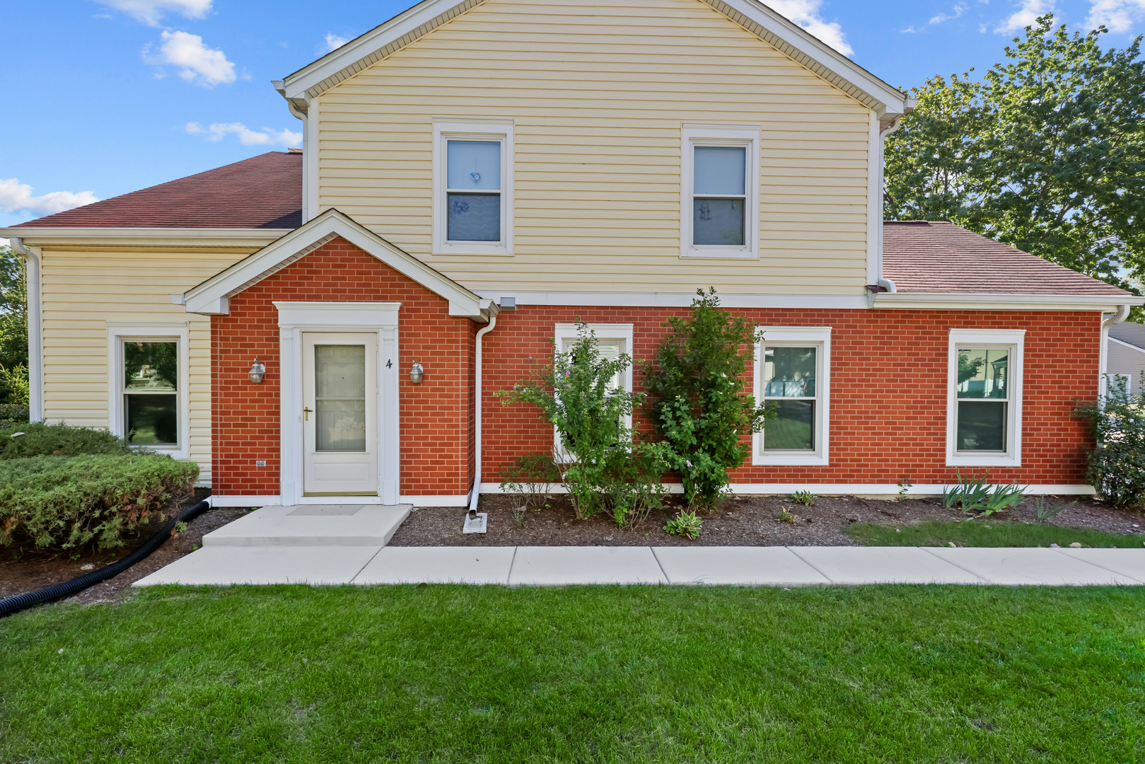 4 S STONINGTON Drive Property Photo 1
