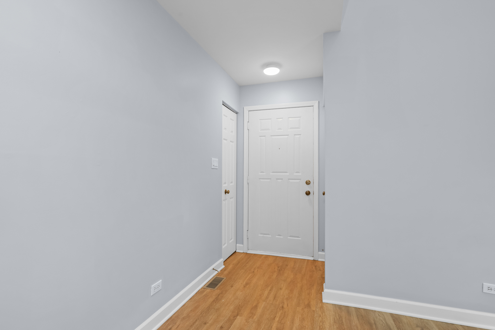 4 S Stonington Drive Property Photo 2