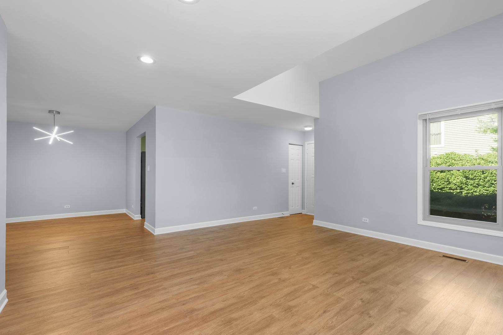 4 S Stonington Drive Property Photo 4