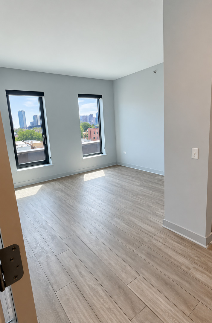 1025 W Addison Street 534h Property Photo 4
