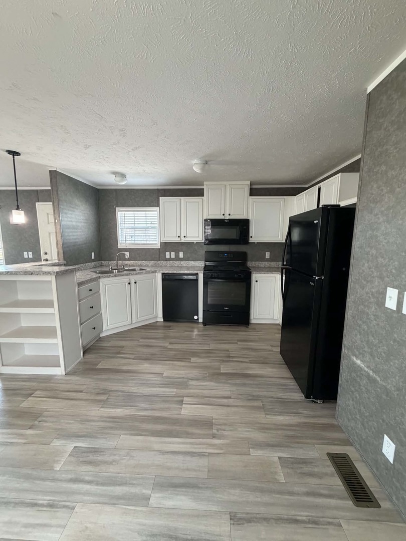 1018 13 Street Property Photo 2