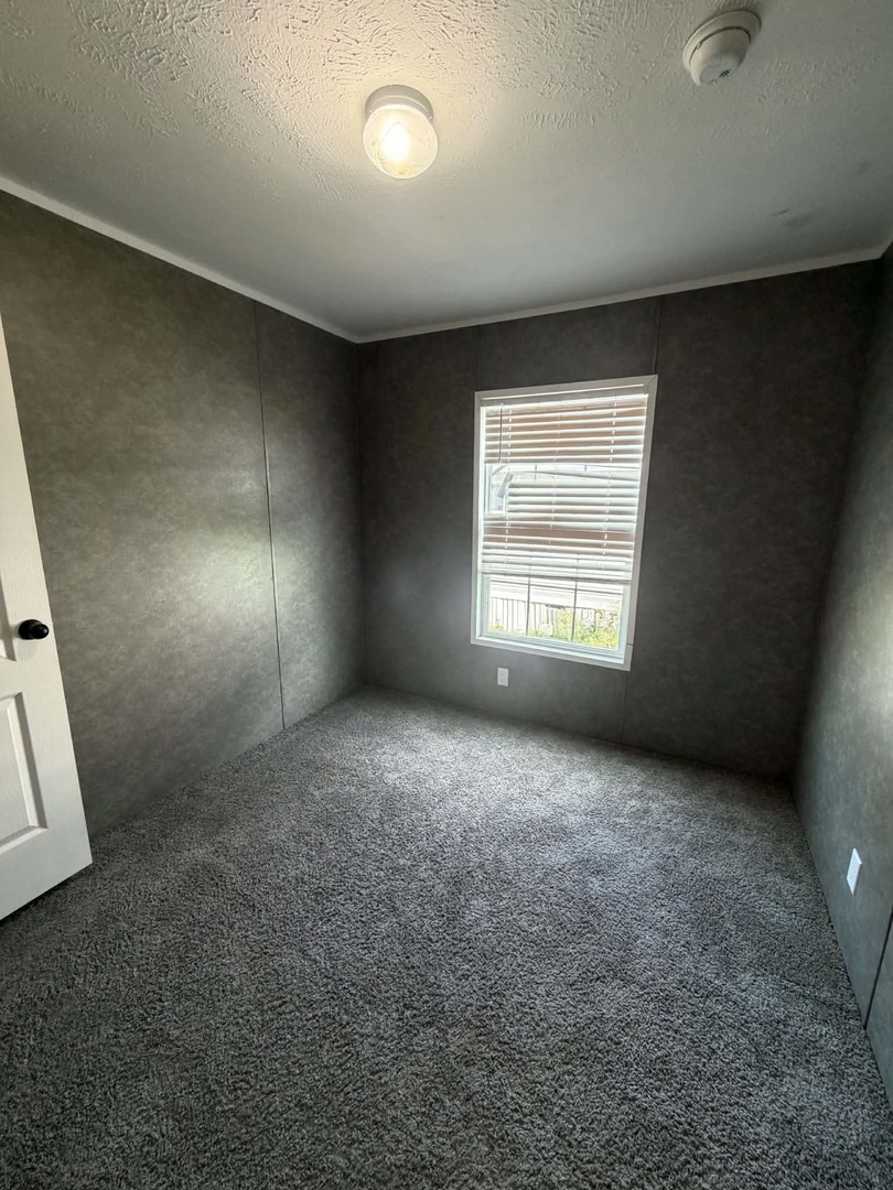 1018 13 Street Property Photo 4