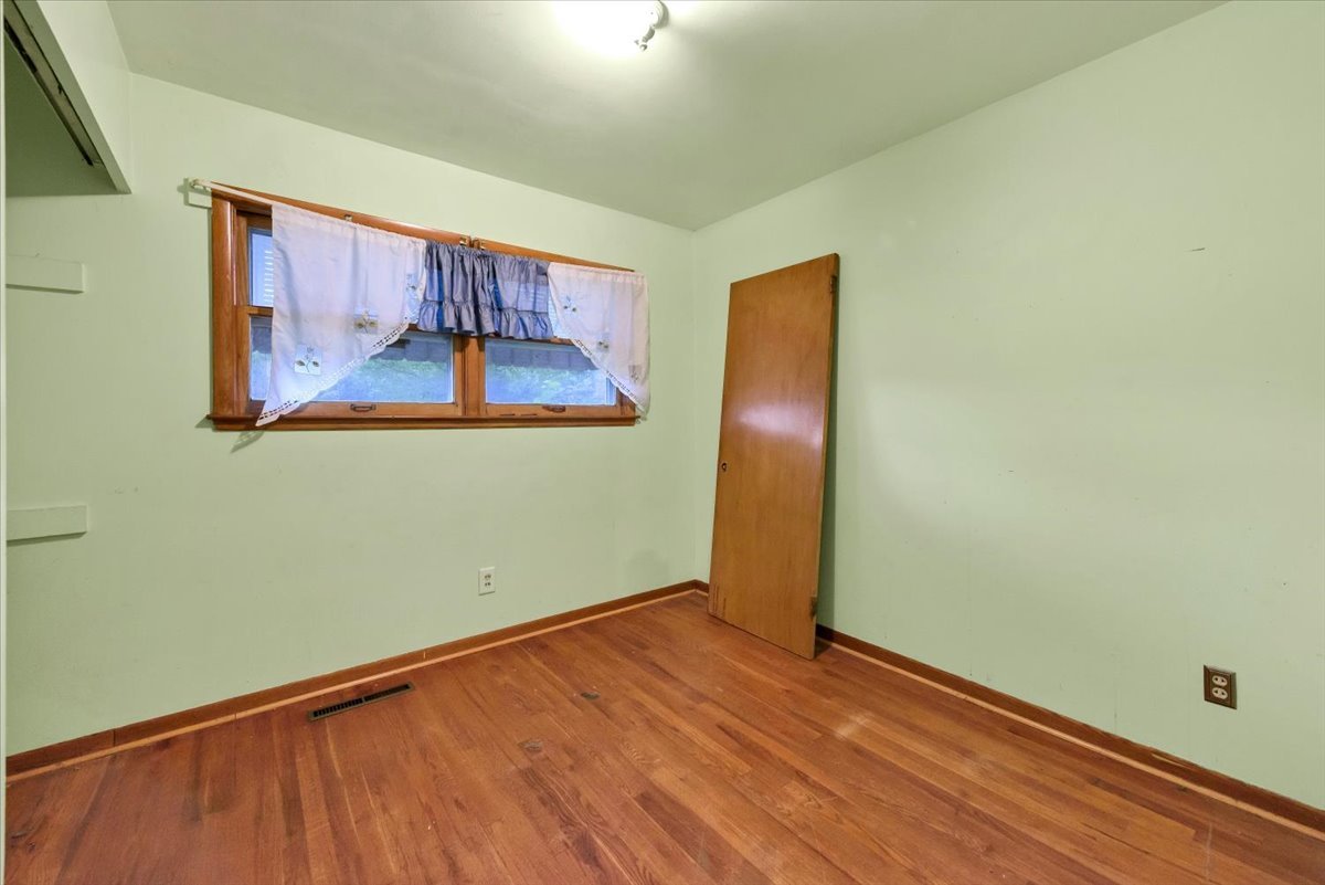 5715 Fox Lake Road Property Photo 8
