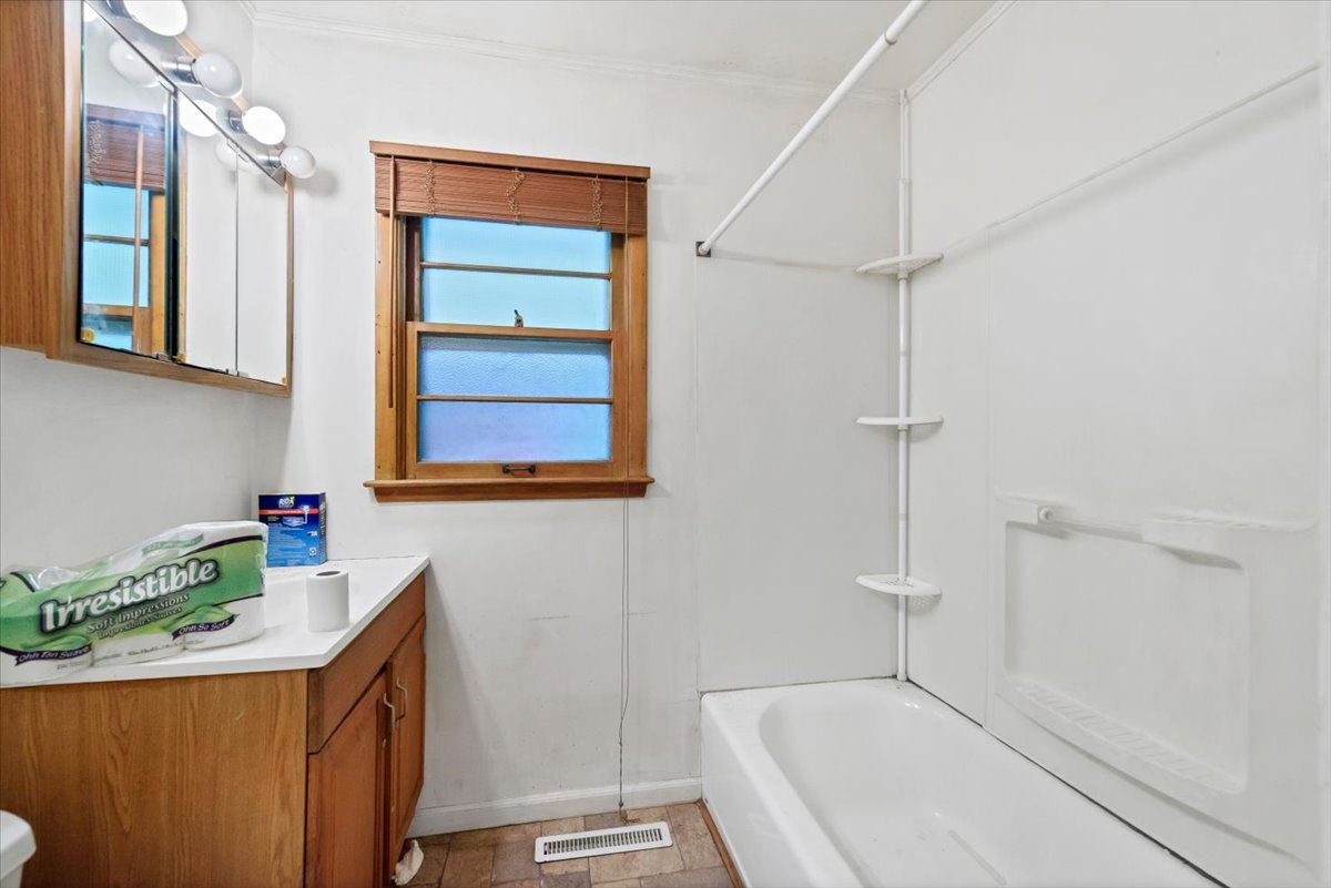 5715 Fox Lake Road Property Photo 11