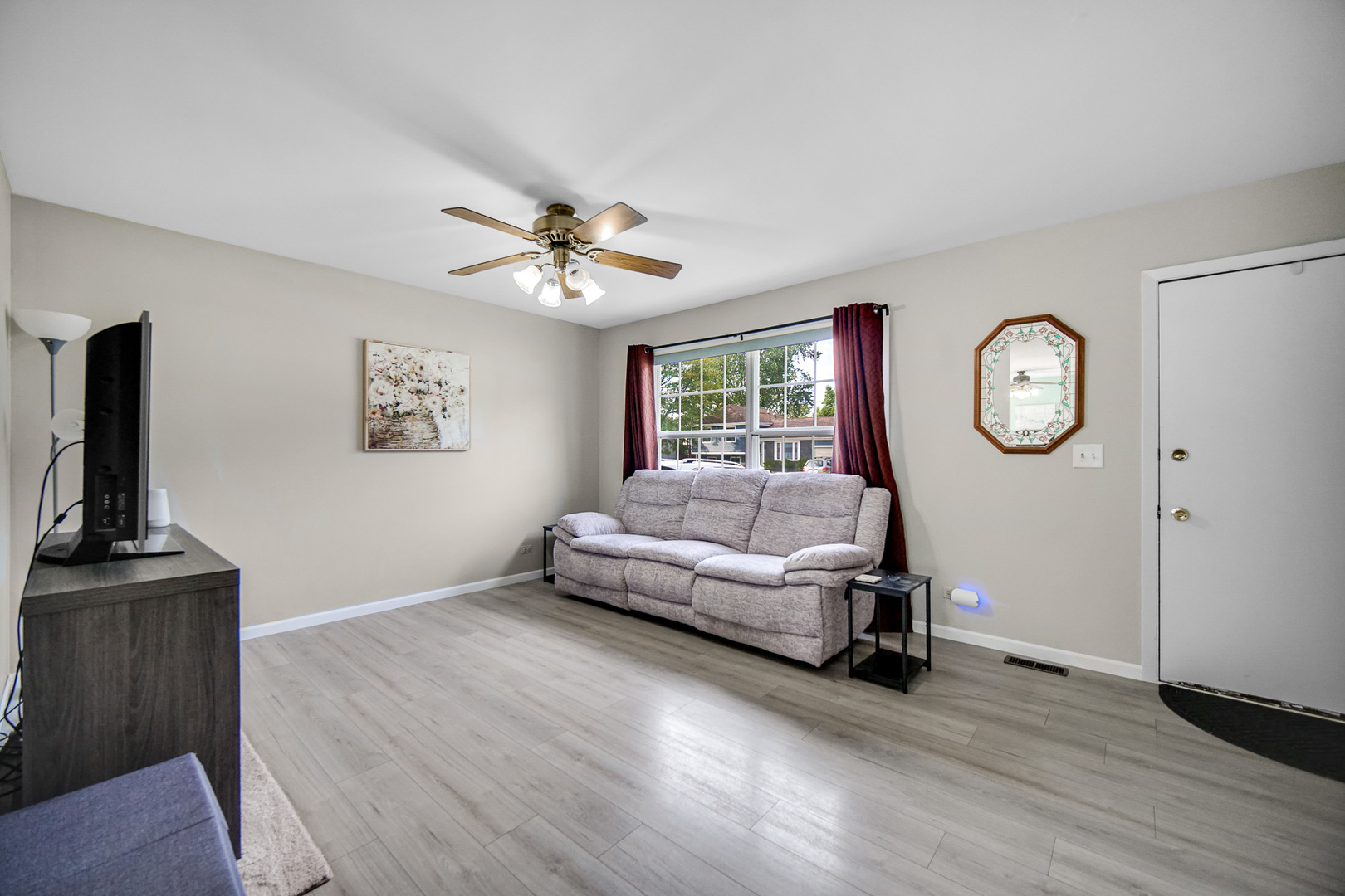 951 Surf Court Property Photo 3