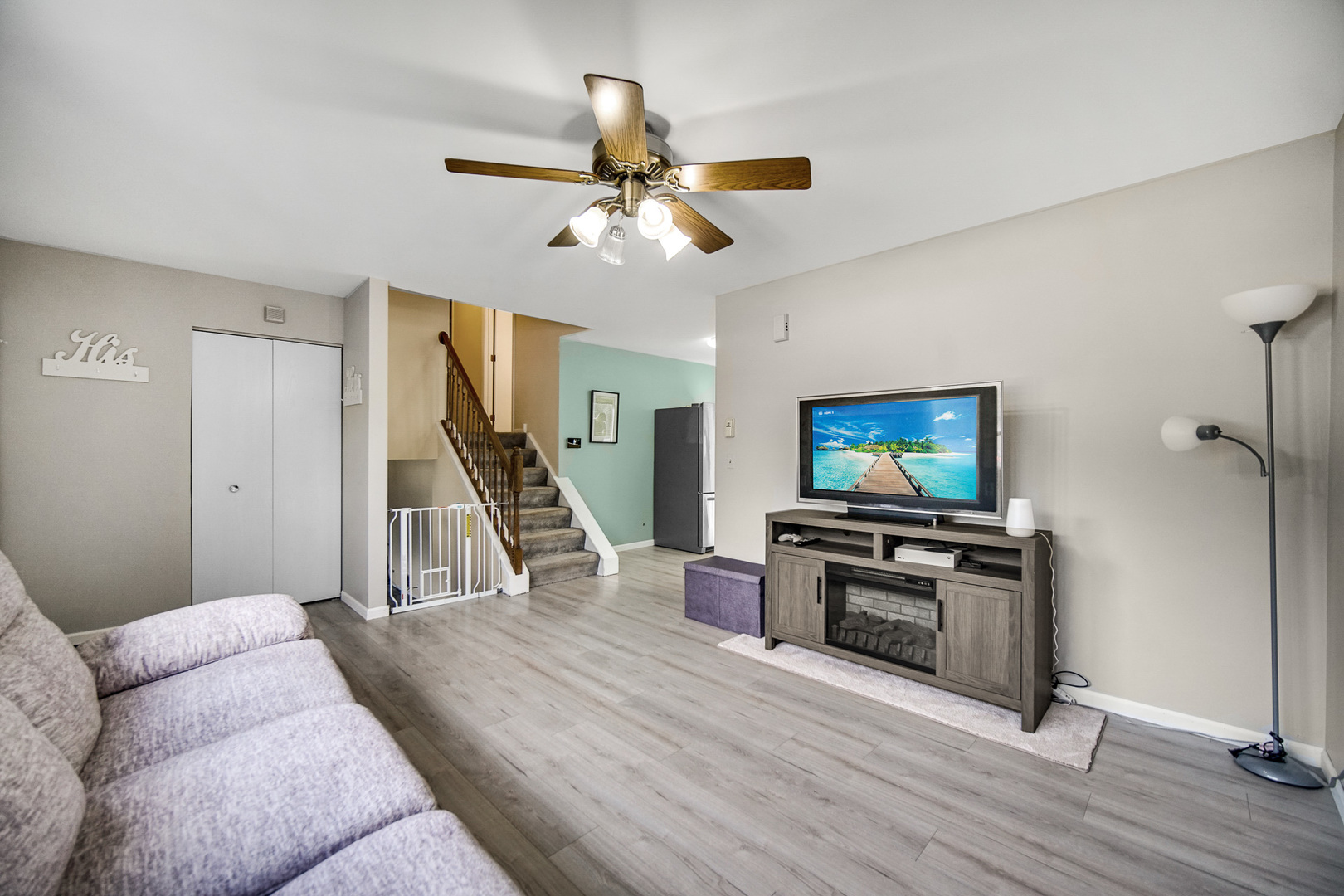 951 Surf Court Property Photo 4