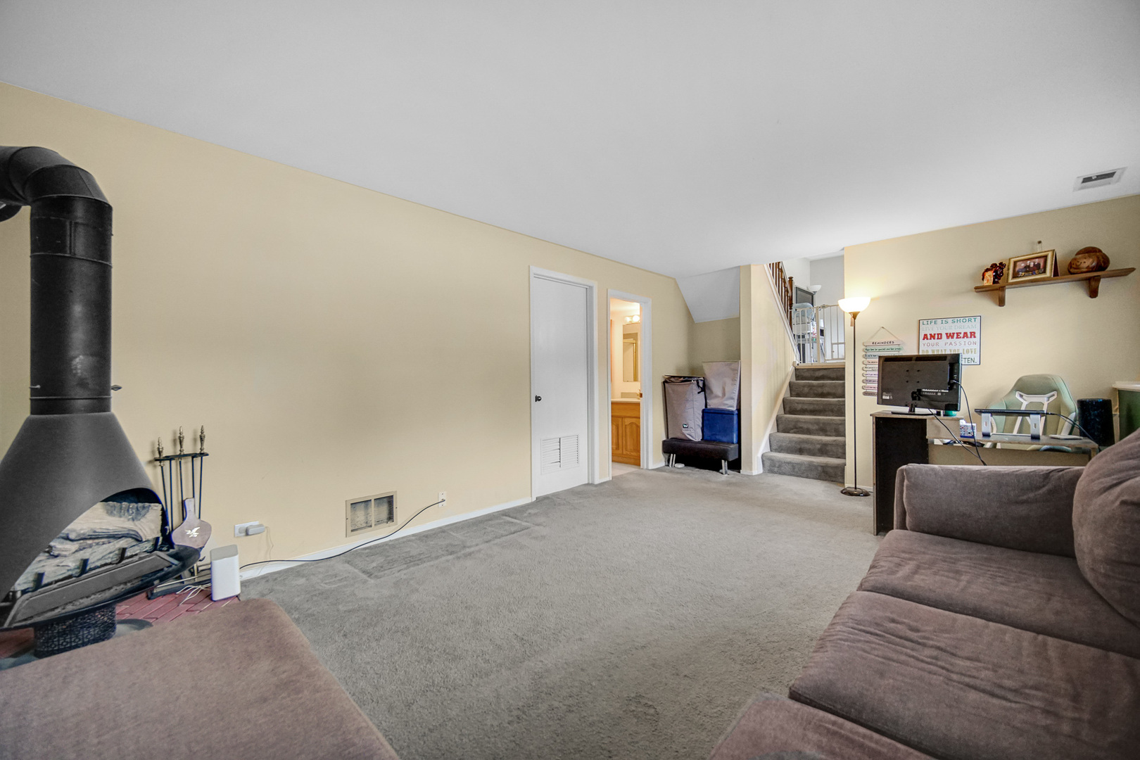 951 Surf Court Property Photo 17