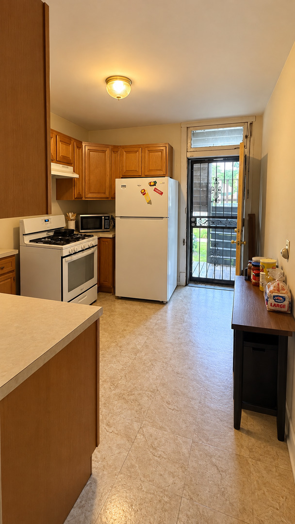 410 N Leclaire Avenue Property Photo 2