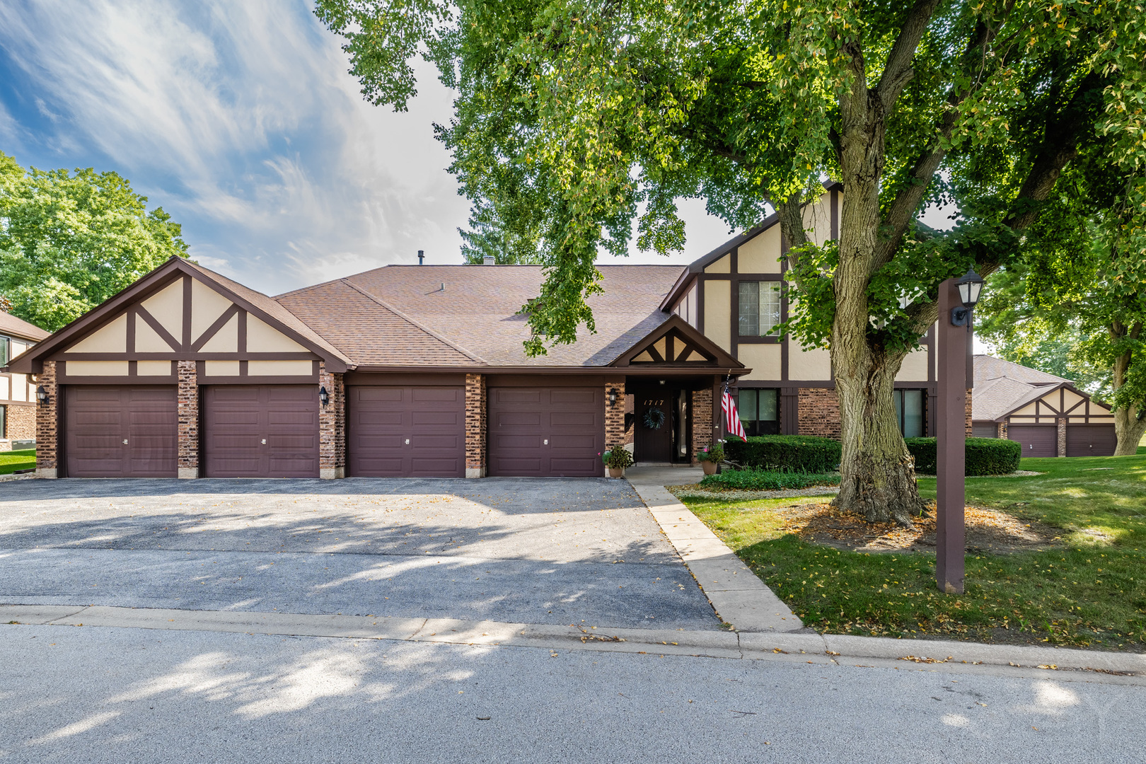1717 Lakecliffe Drive C Property Photo 1