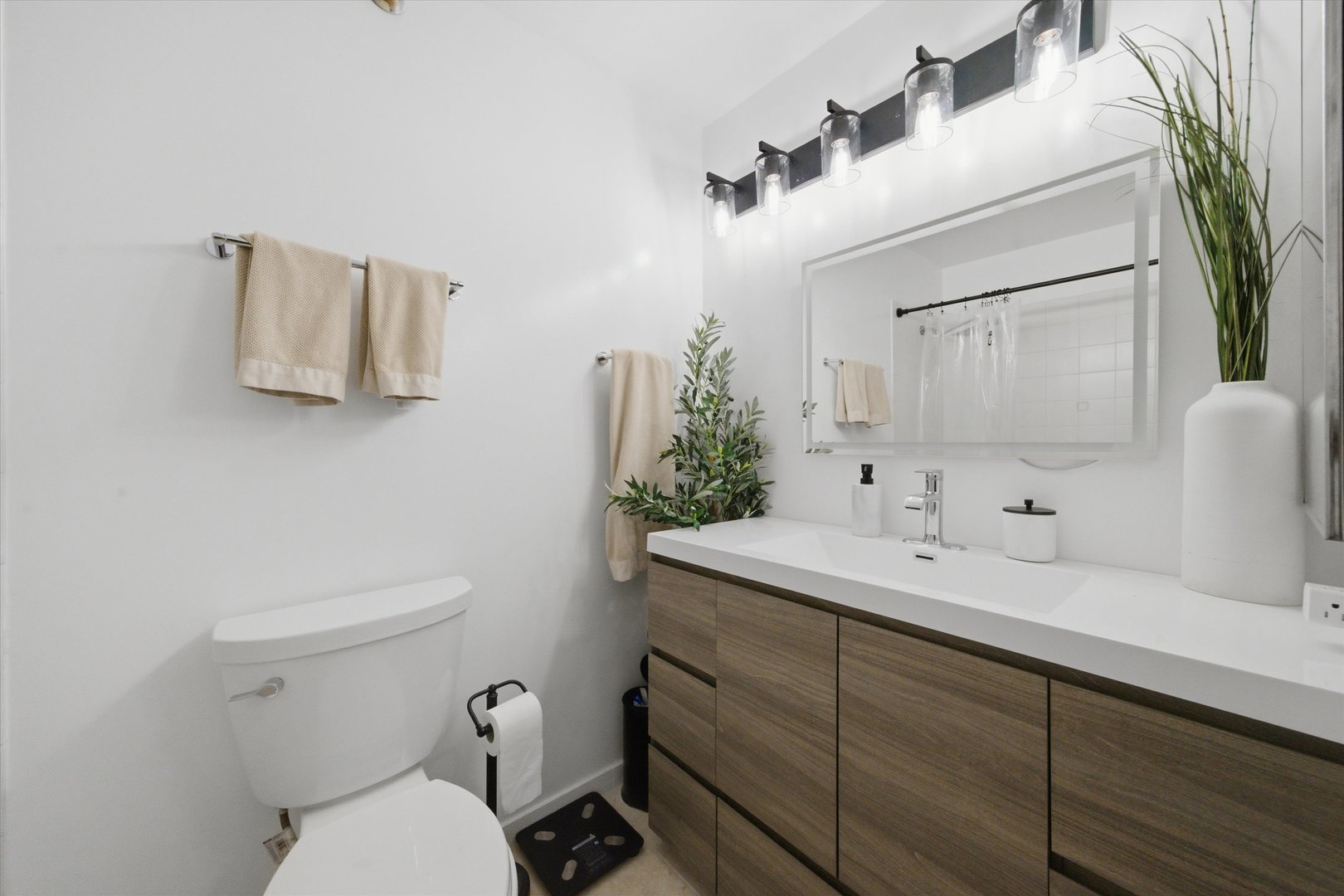 401 E Ontario Street 803 Property Photo 12