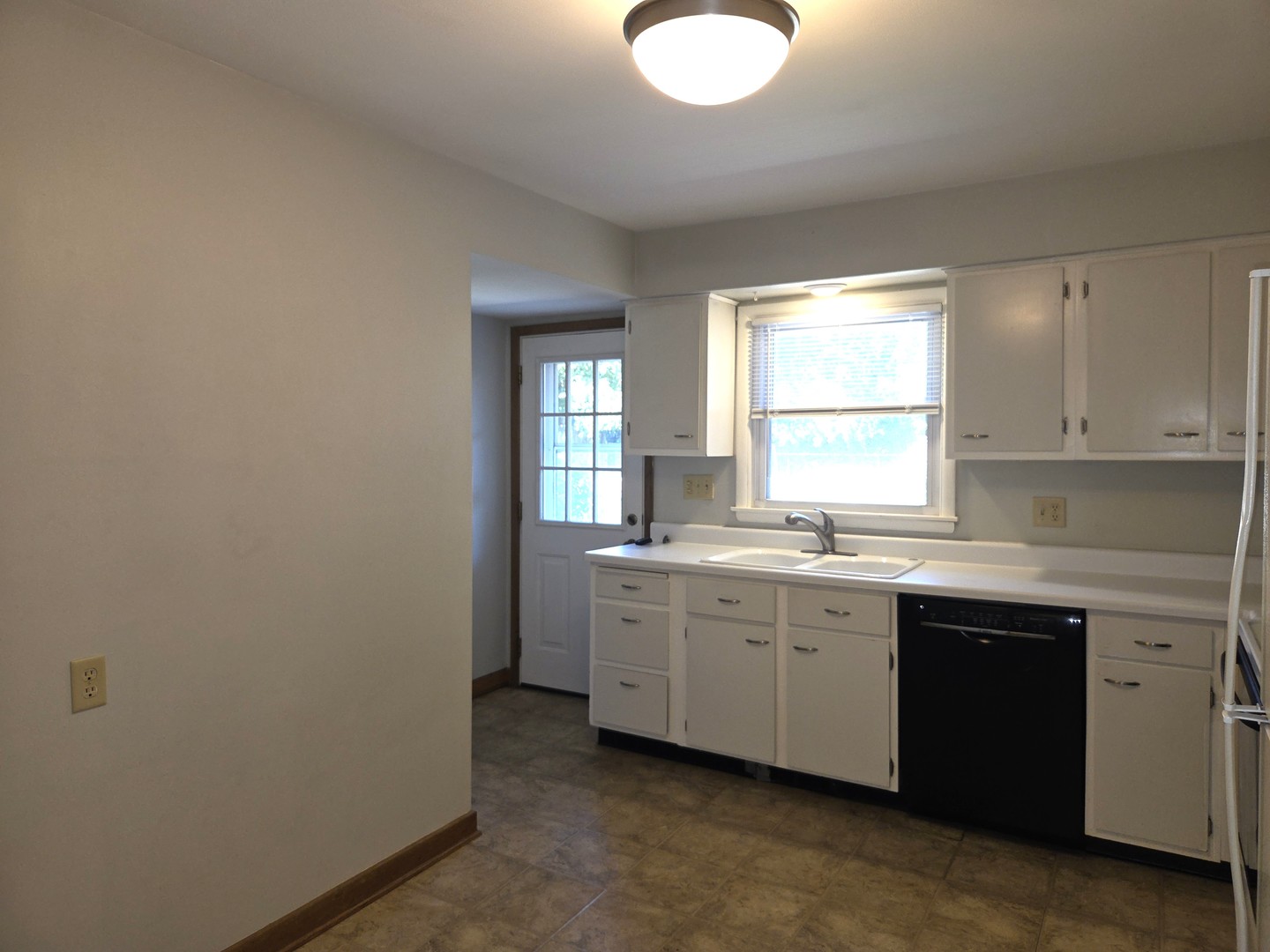 3415 Corbridge Lane Property Photo 9