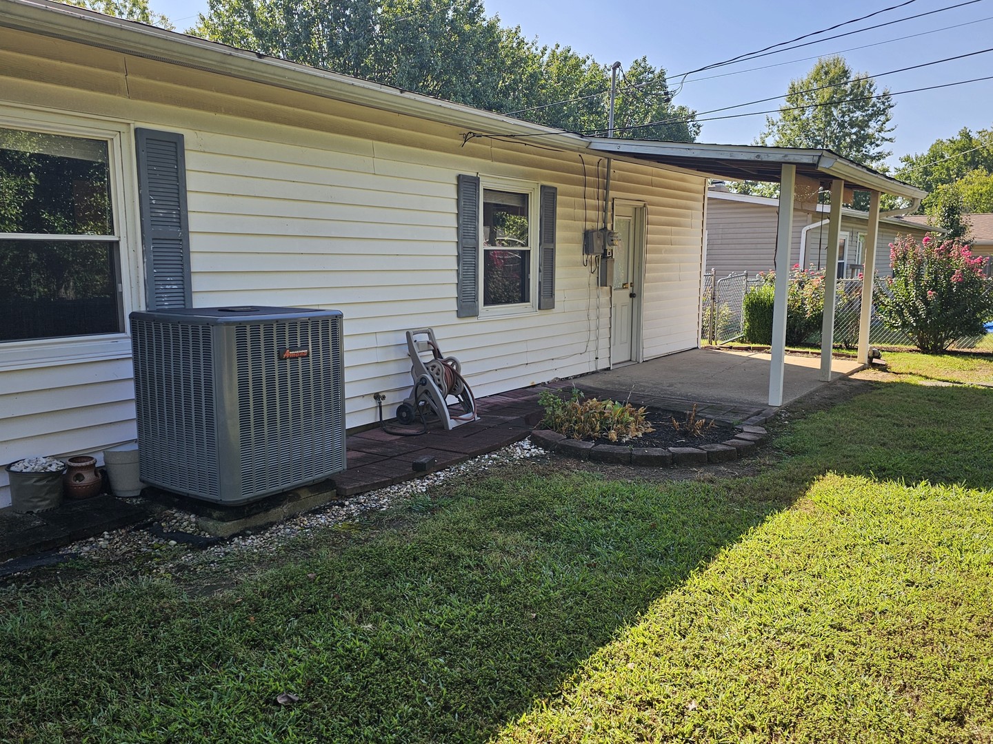 18 Se Crescent Drive Property Photo 7