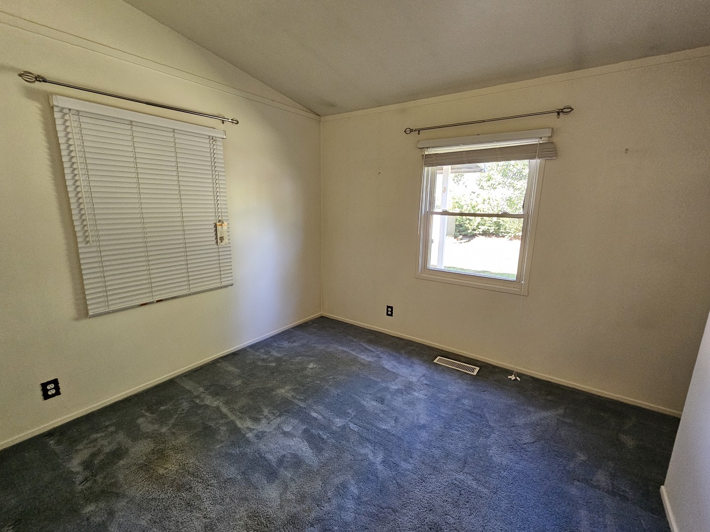 18 Se Crescent Drive Property Photo 22