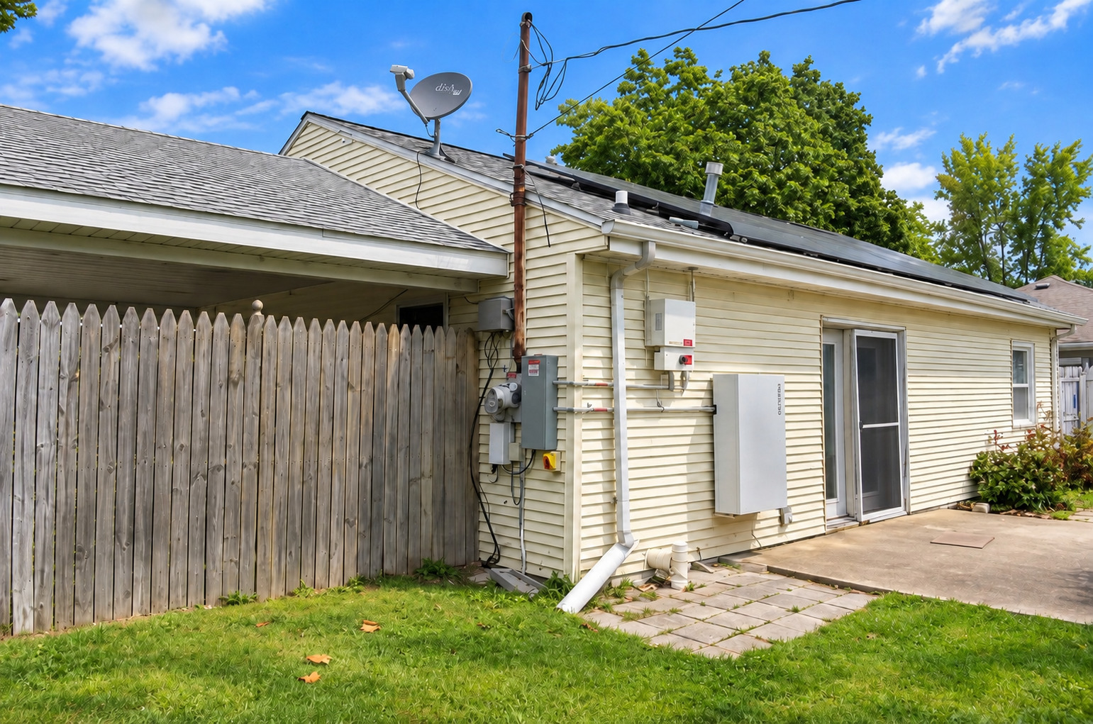 1110 Douglas Drive Property Photo 3