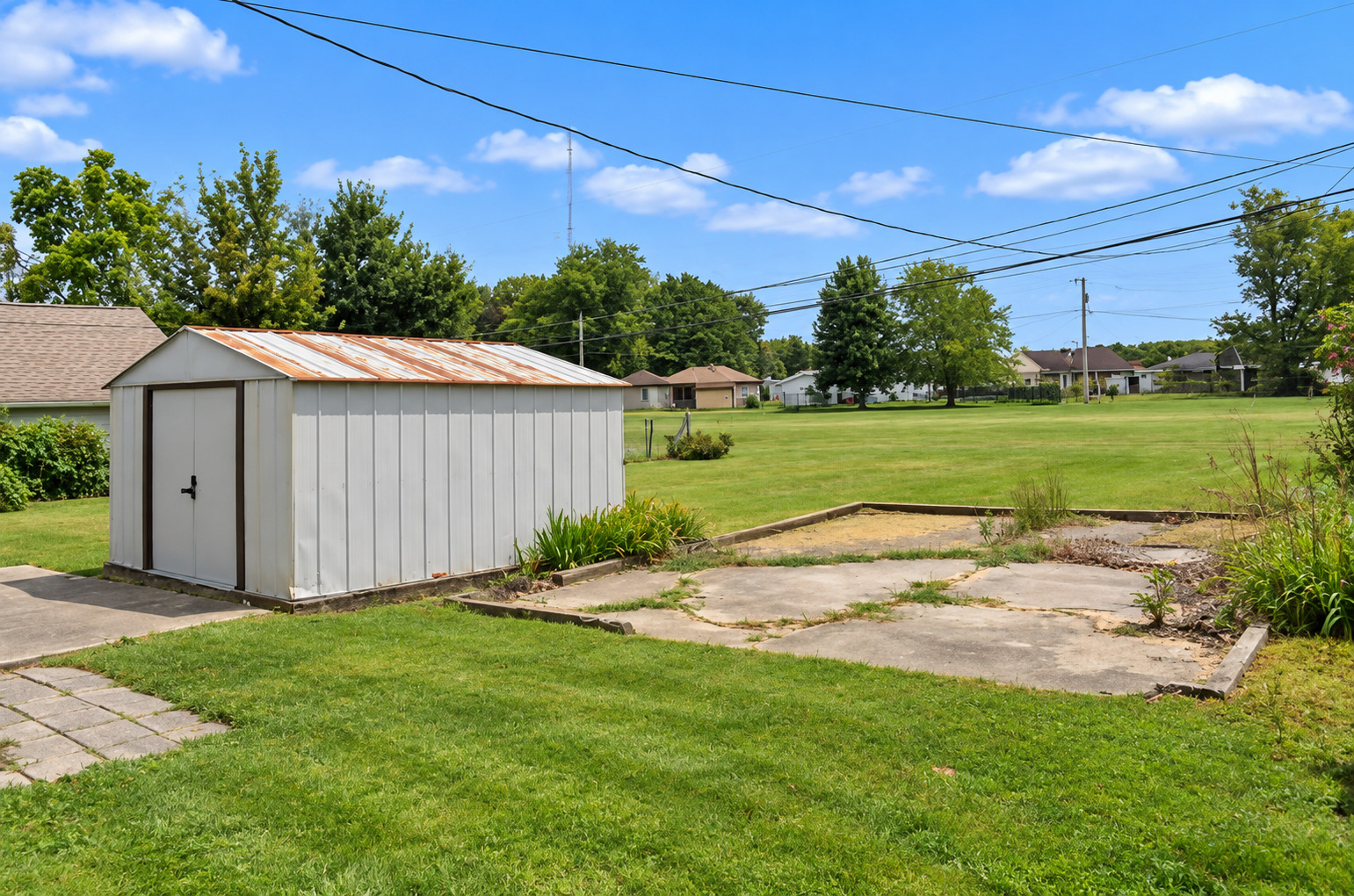 1110 Douglas Drive Property Photo 5
