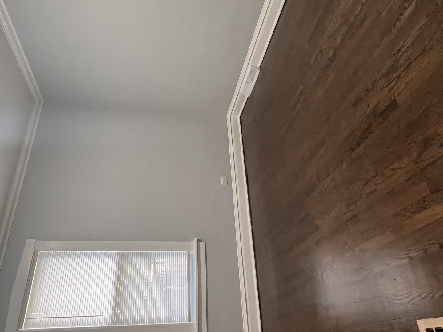 8340 S Paxton Avenue Property Photo 9