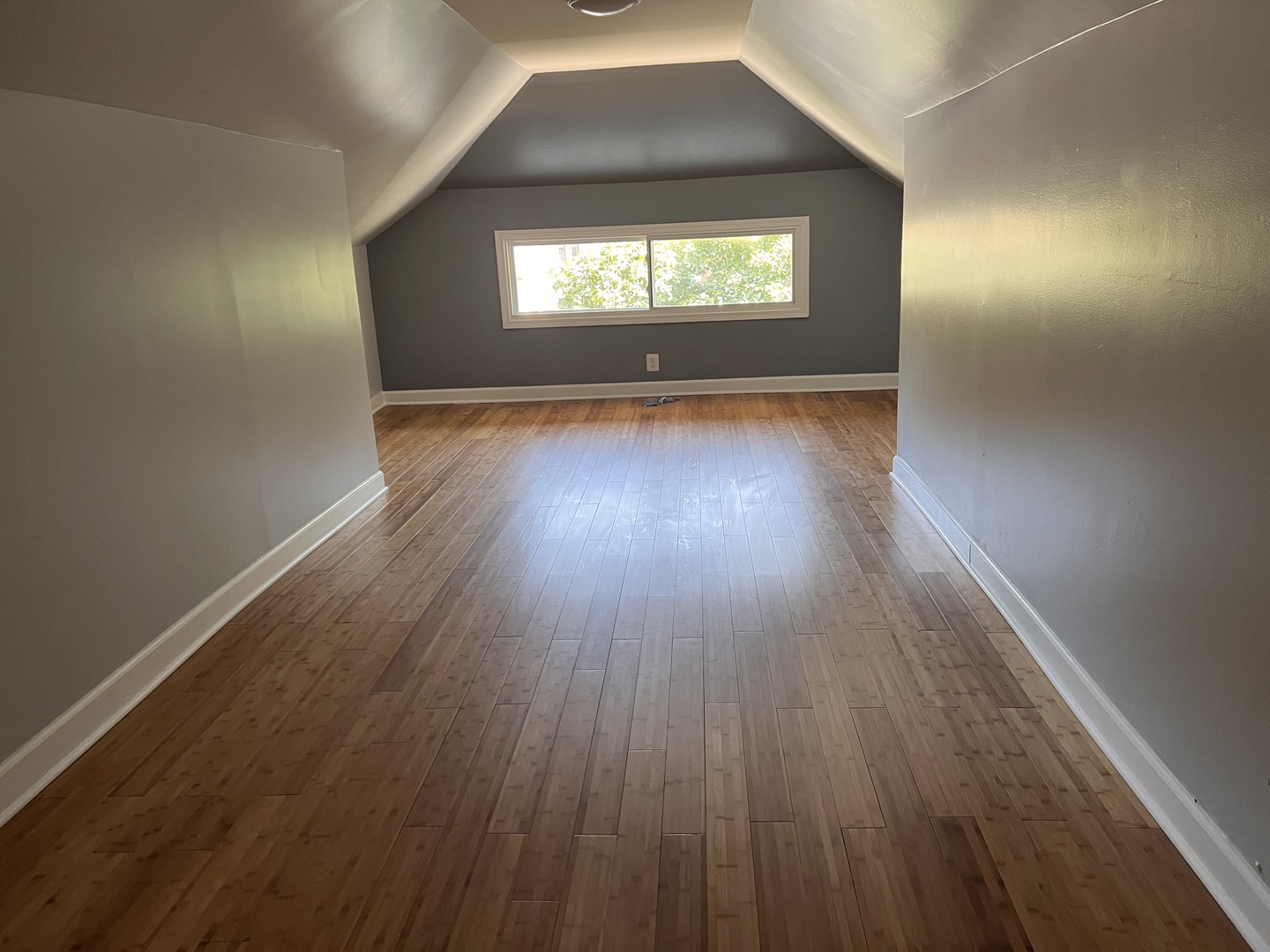 8340 S Paxton Avenue Property Photo 11