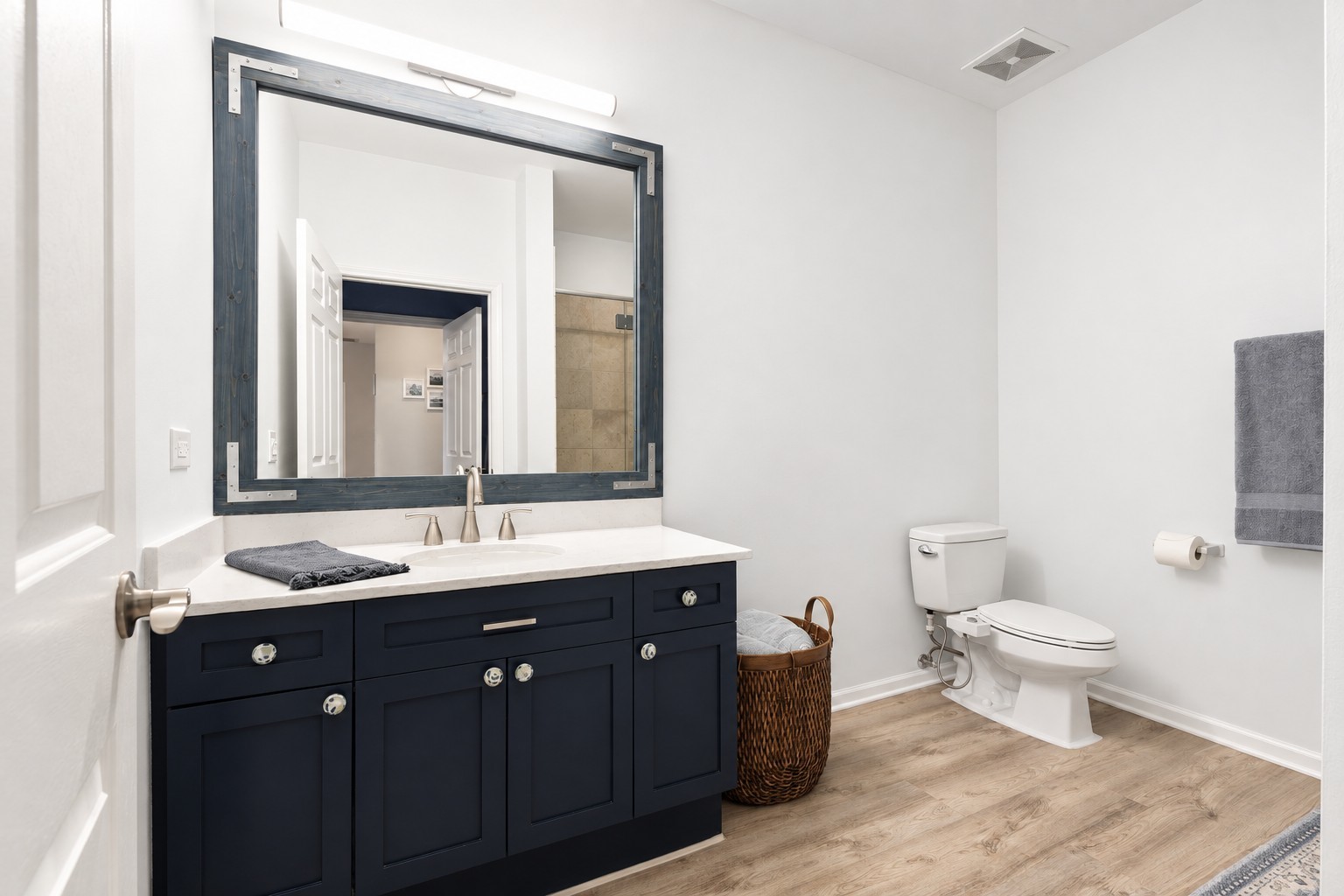 2040 W Belmont Avenue 405 Property Photo 14