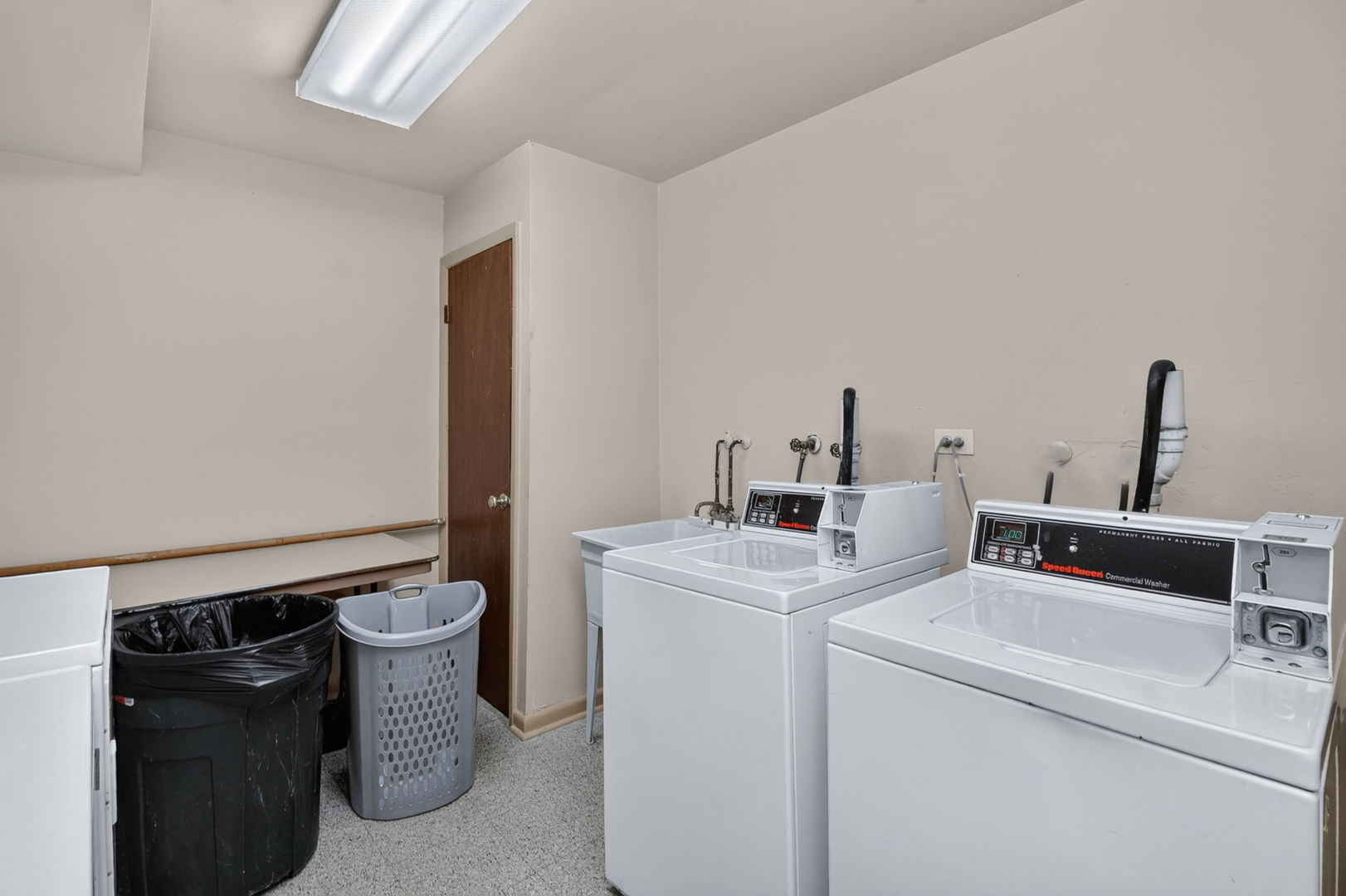 2212 Country Club Drive 21 Property Photo 14