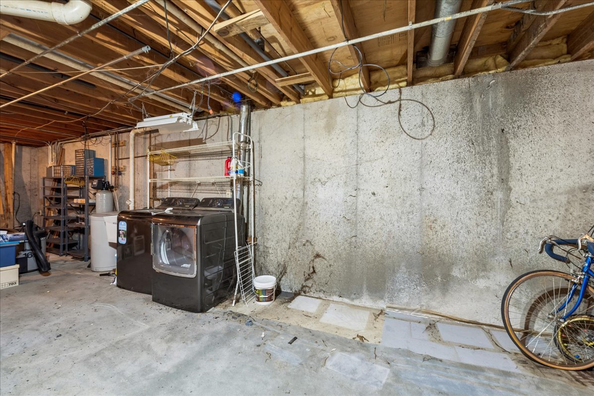 319 1st Light Drive Property Photo 16