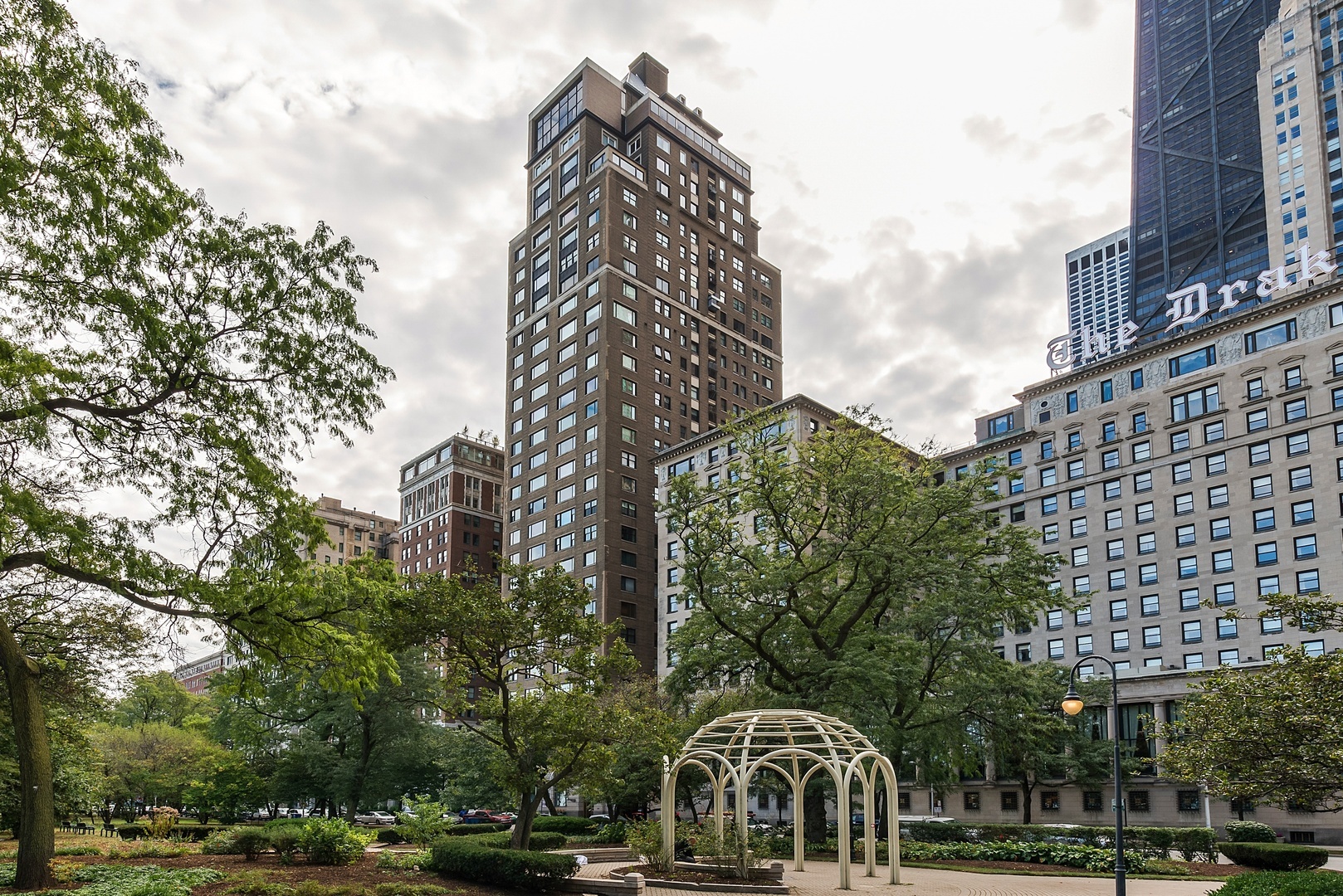 179 E Lake Shore Drive 19S Property Photo 1