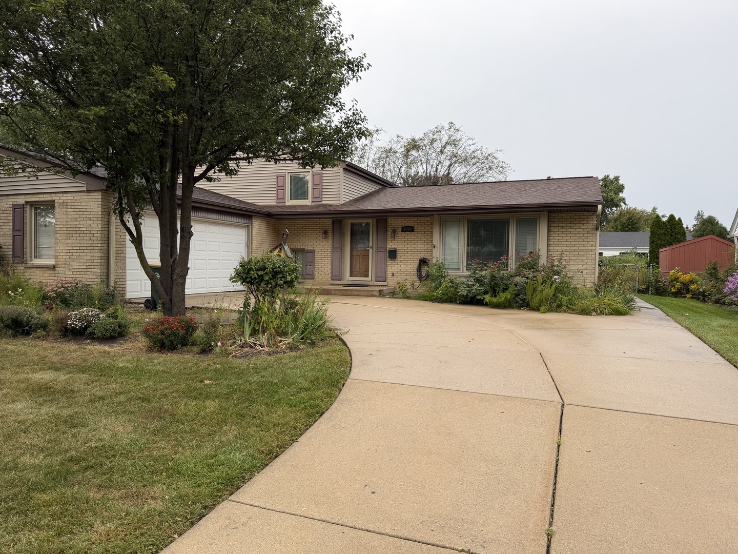 1622 S Surrey Ridge Drive Property Photo 1