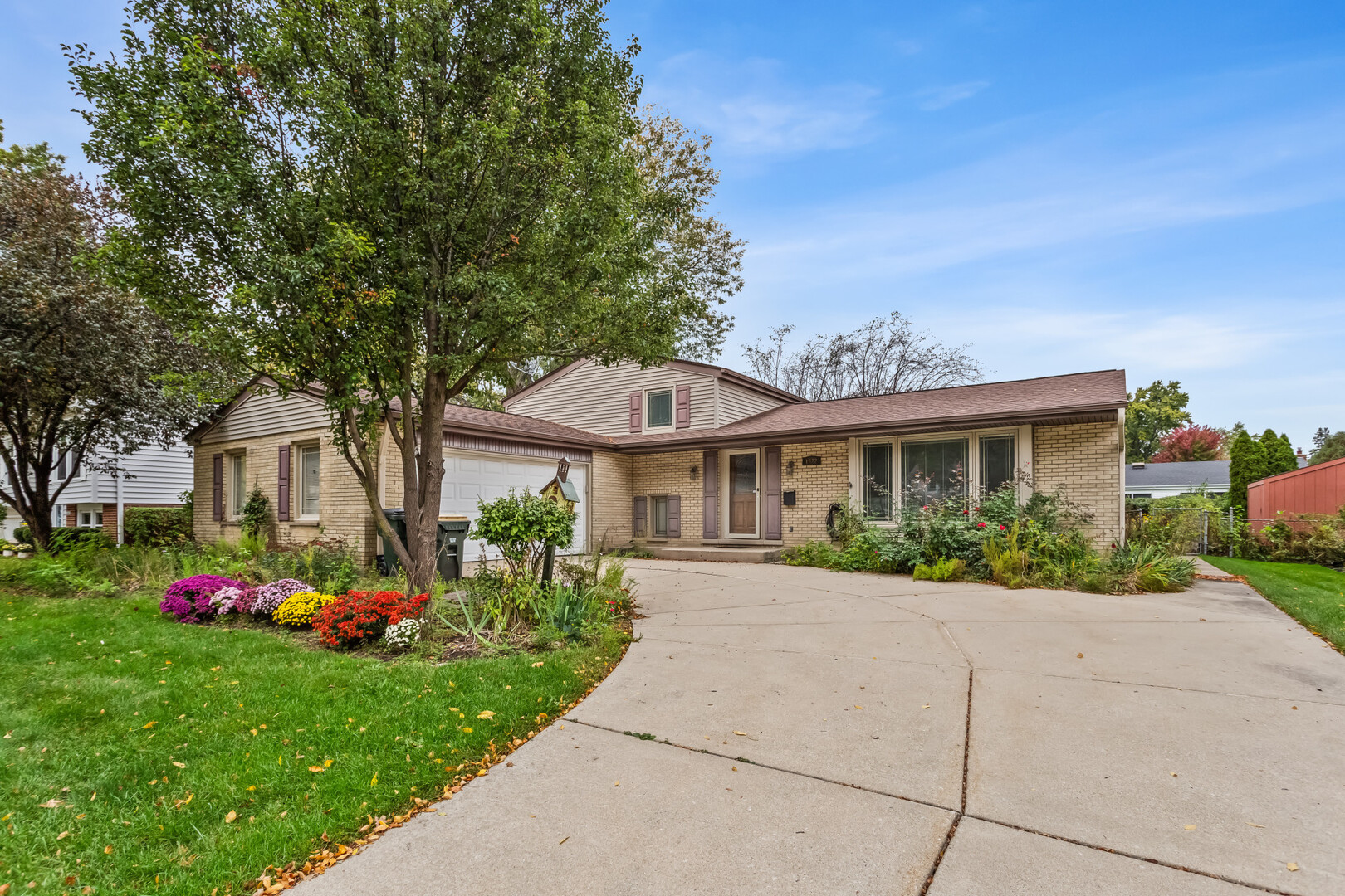 1622 S Surrey Ridge Drive